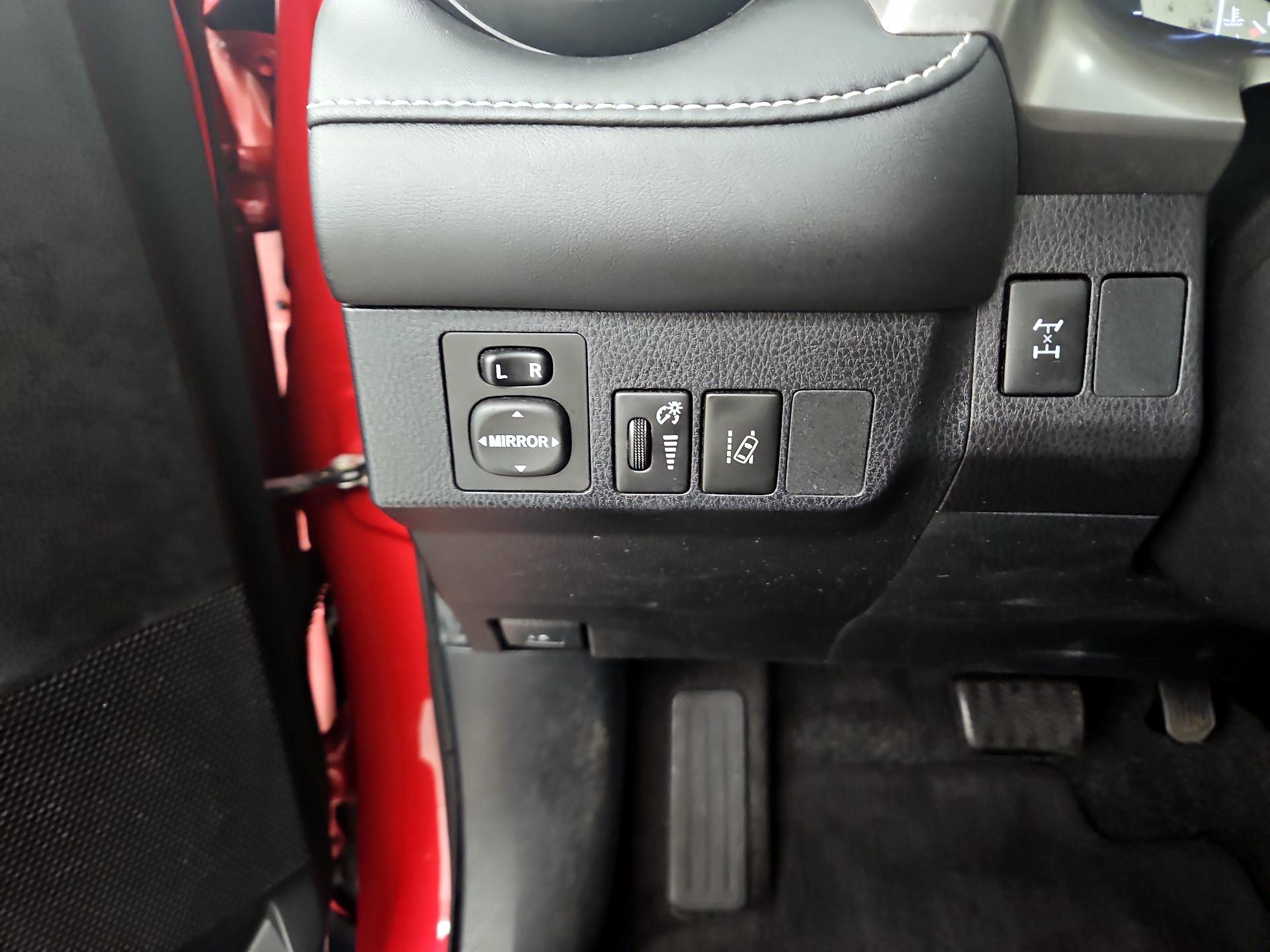 Thumbnail: 2017 Toyota RAV4 - 13