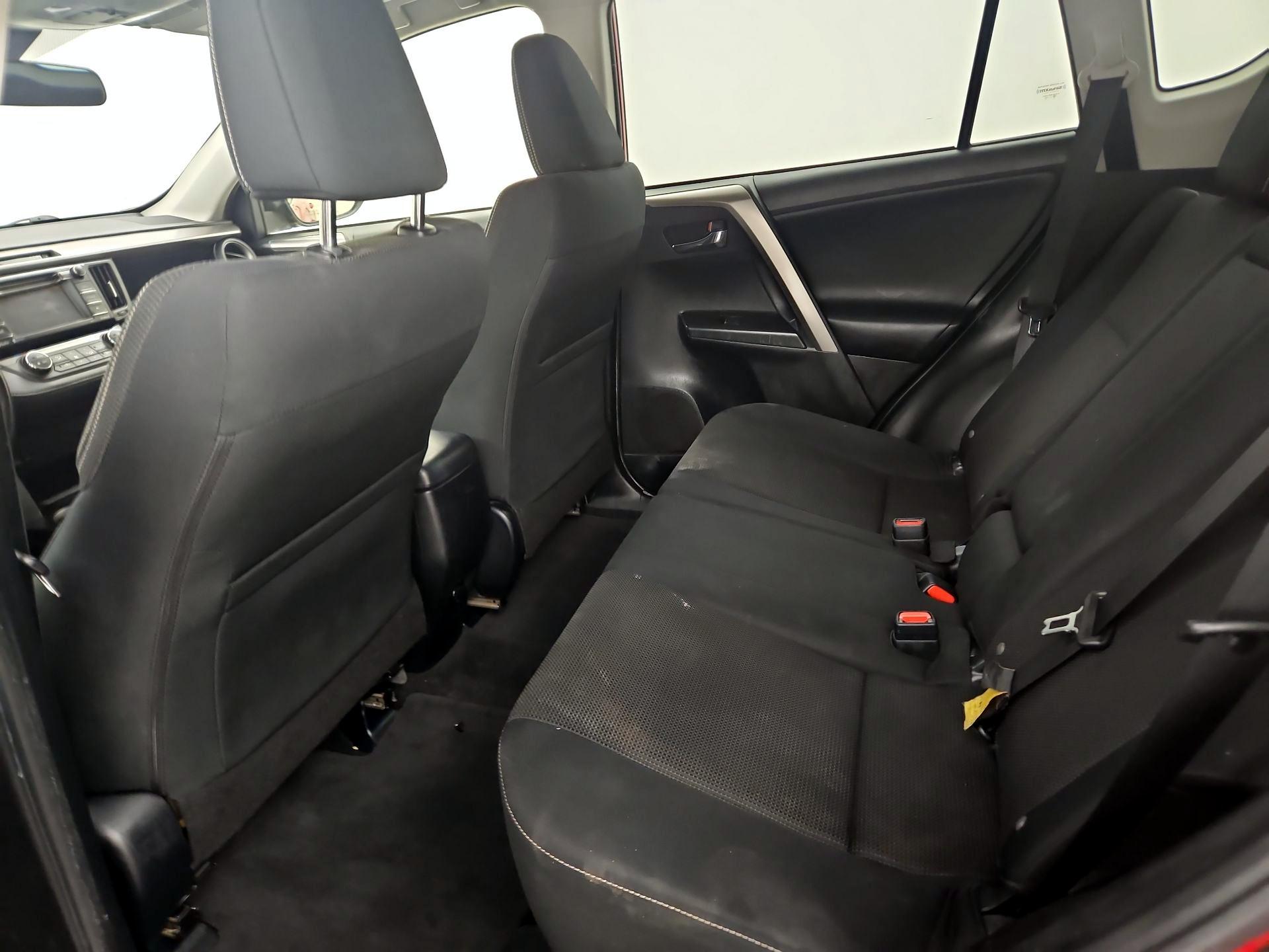 Thumbnail: 2017 Toyota RAV4 - 20