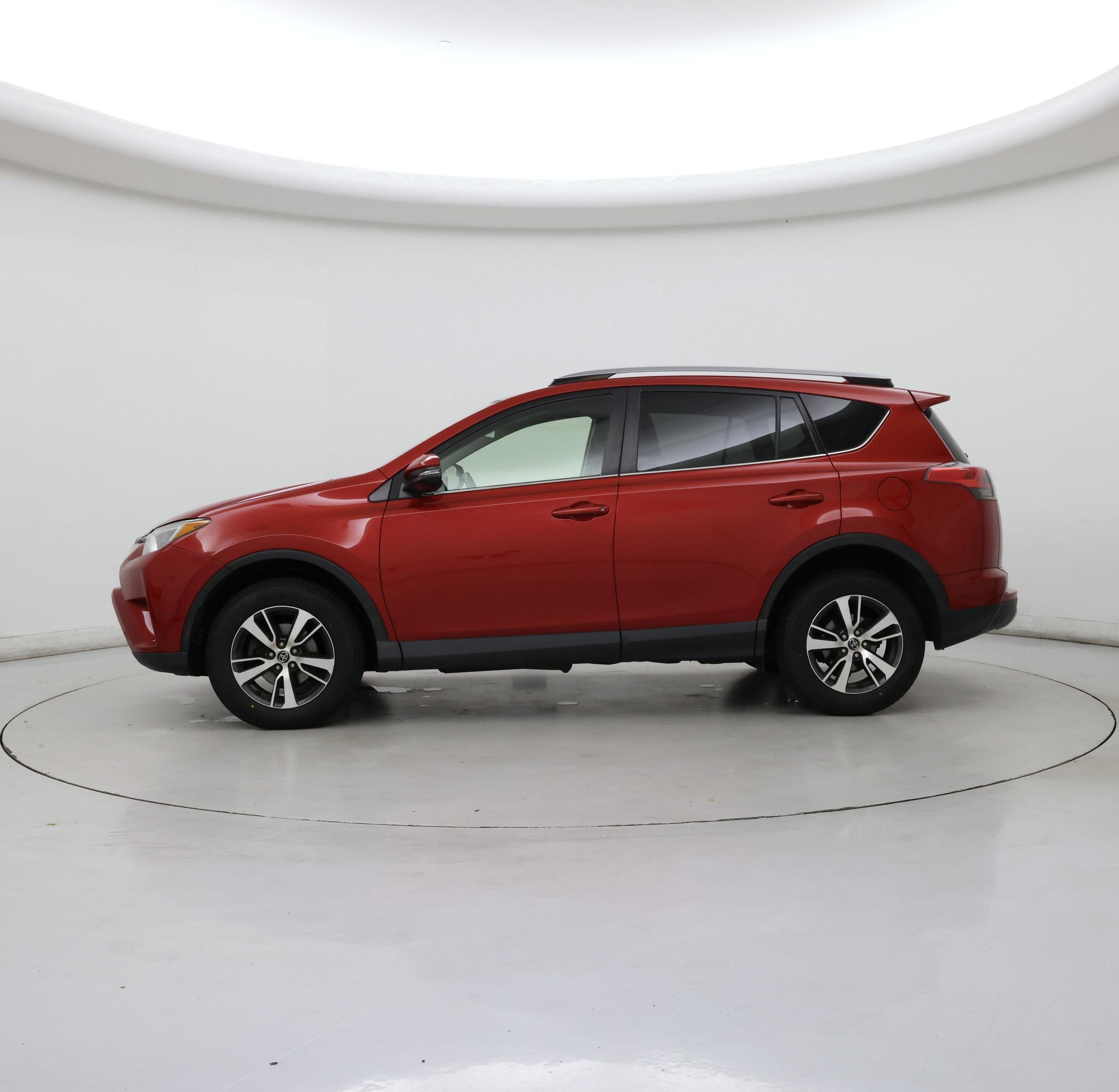 Thumbnail: 2017 Toyota RAV4 - 3