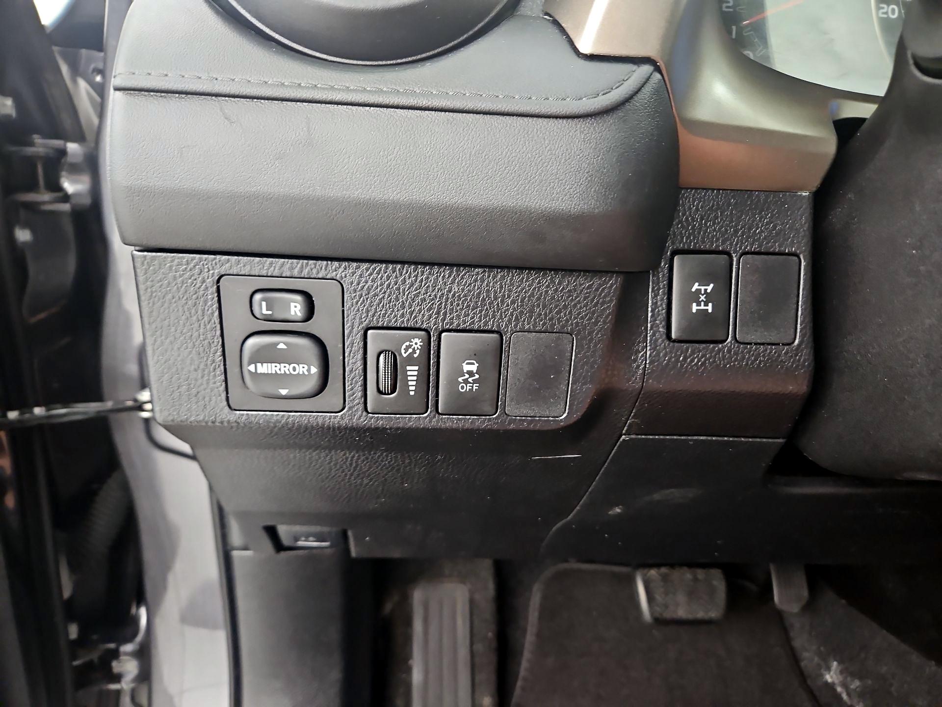 Thumbnail: 2014 Toyota RAV4 - 13