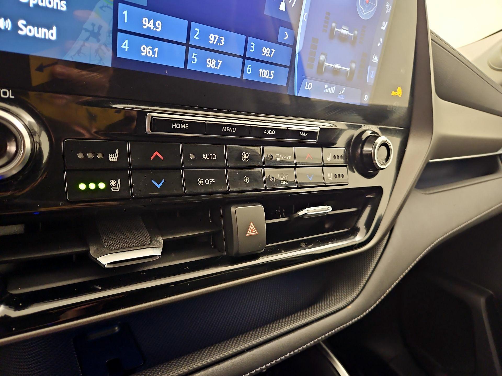 Thumbnail: 2021 Toyota Highlander - 17