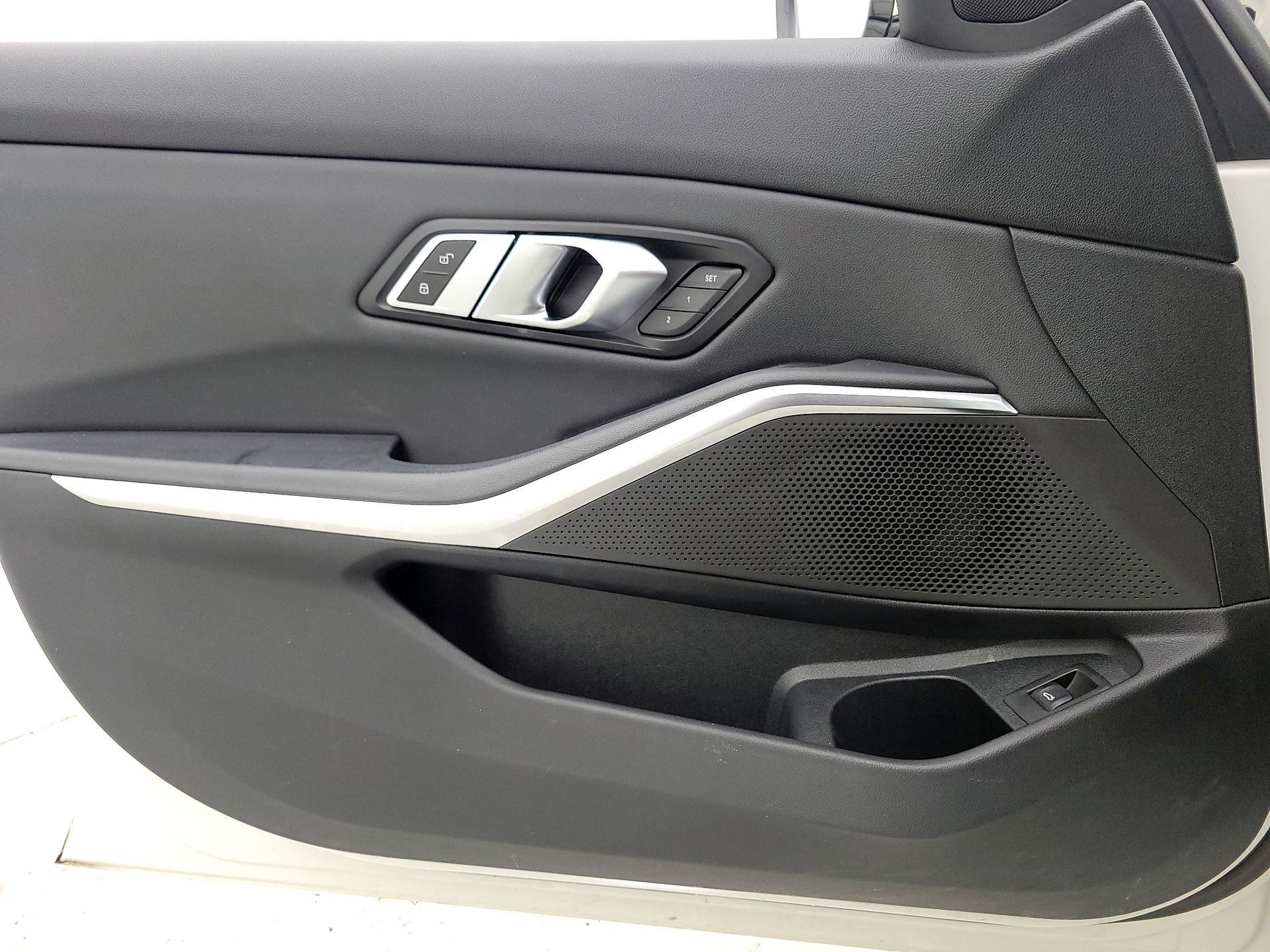 Thumbnail: 2019 BMW 3 Series - 12