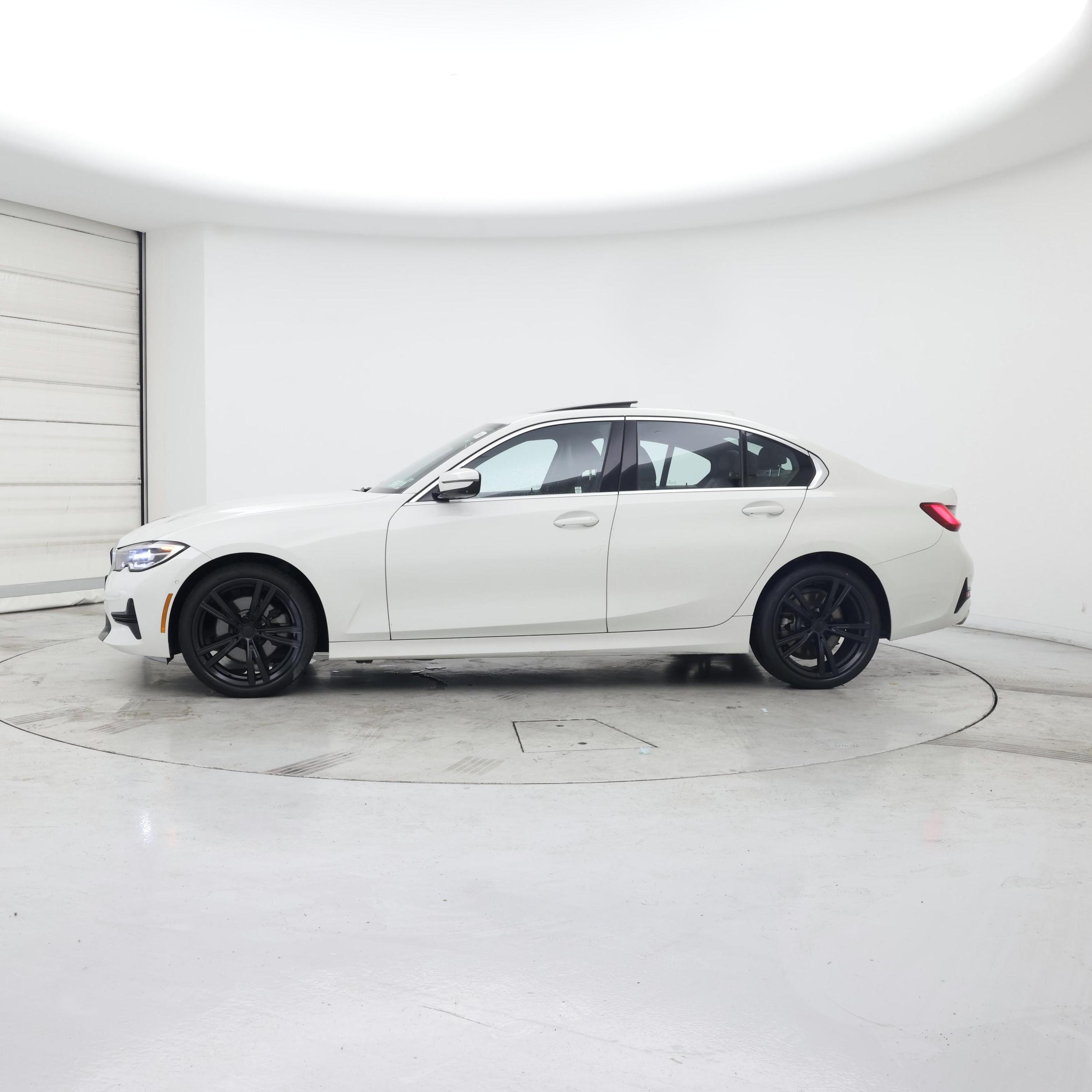 Thumbnail: 2019 BMW 3 Series - 3