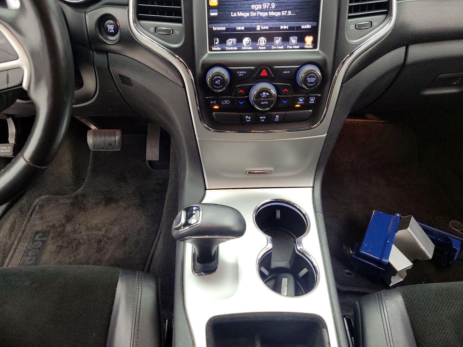 Thumbnail: 2015 Jeep Grand Cherokee - 17