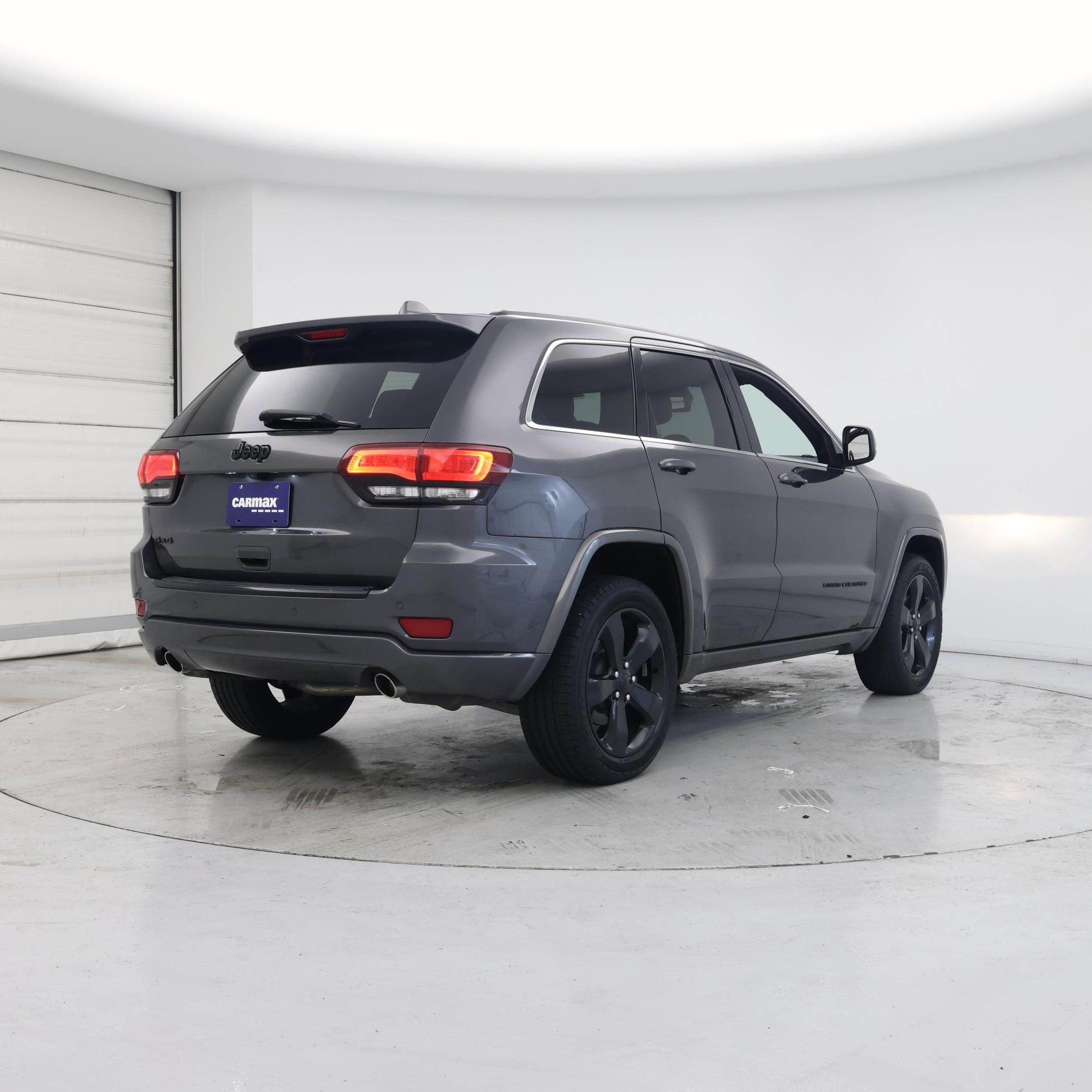 Thumbnail: 2015 Jeep Grand Cherokee - 8