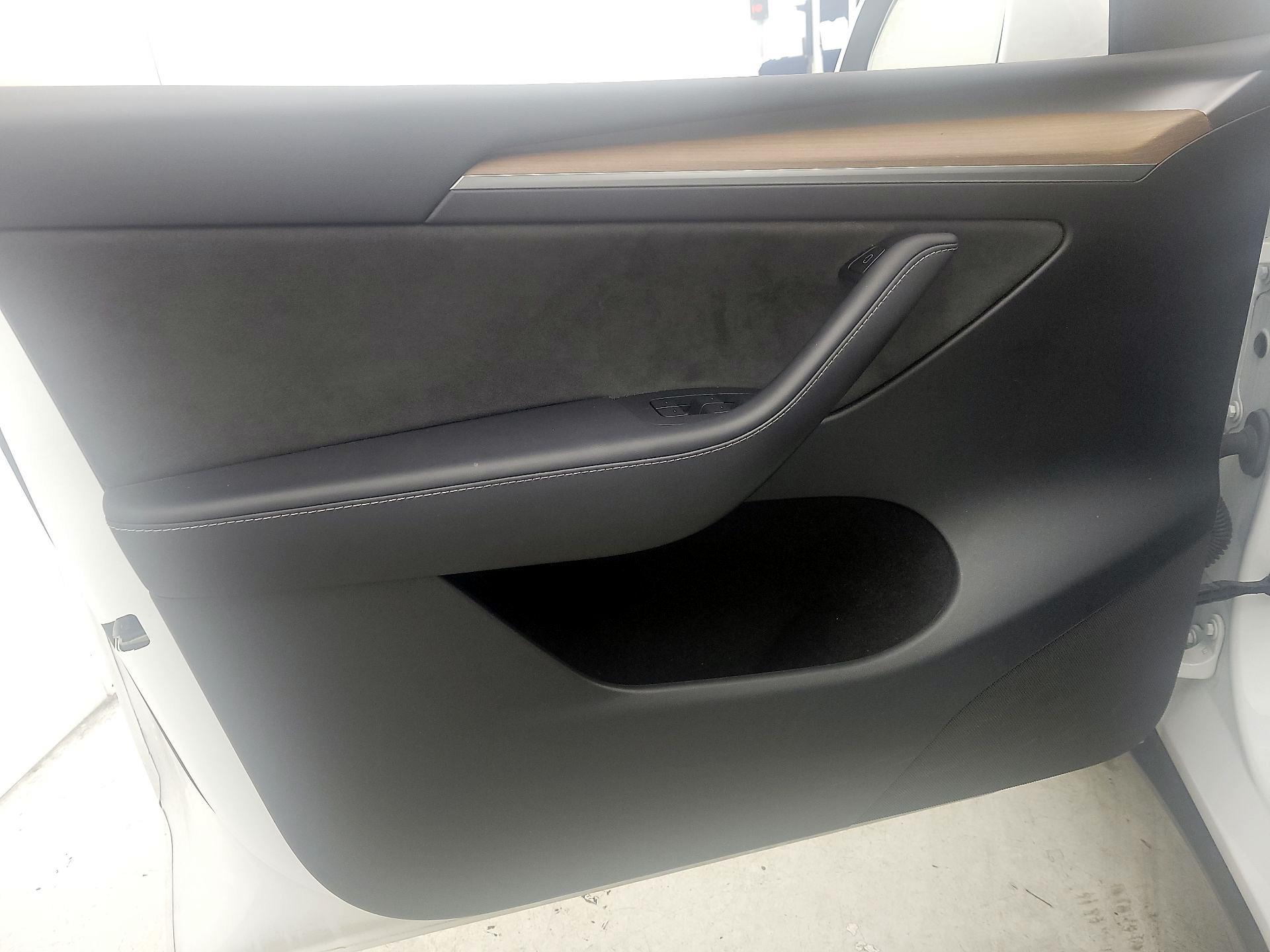 Thumbnail: 2023 Tesla Model Y - 12