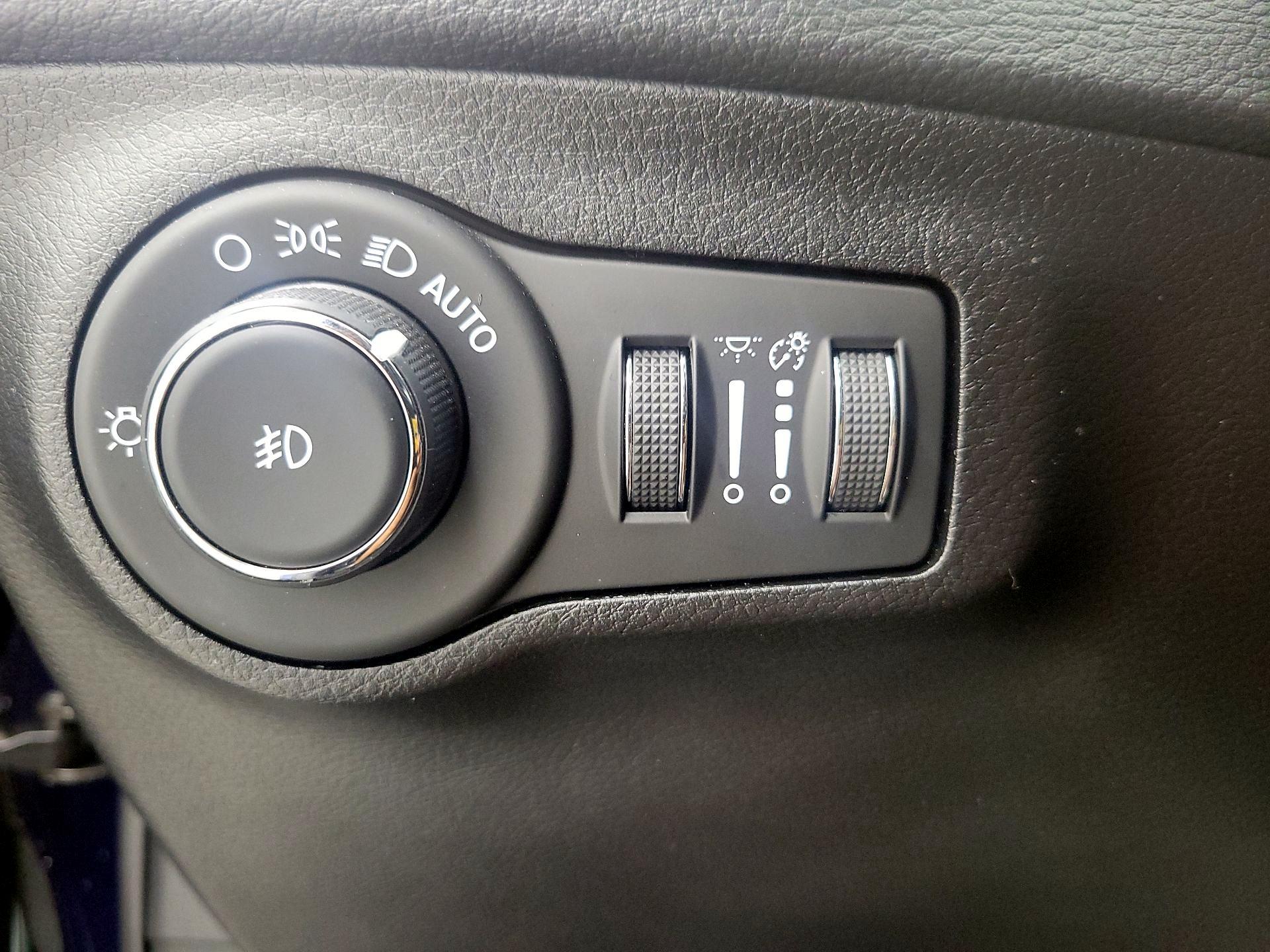 Thumbnail: 2020 Jeep Compass - 13