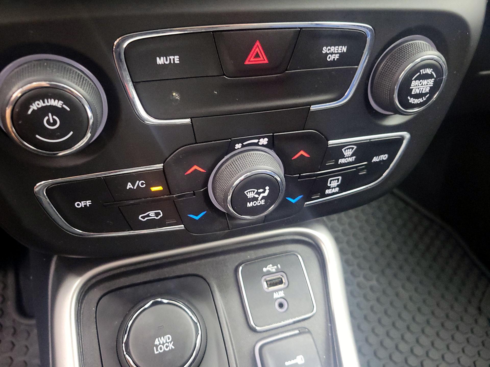 Thumbnail: 2020 Jeep Compass - 16