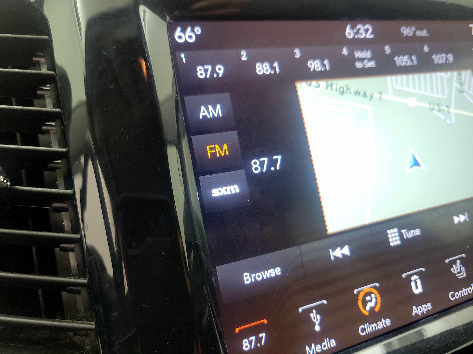 Thumbnail: 2019 Jeep Cherokee - 16