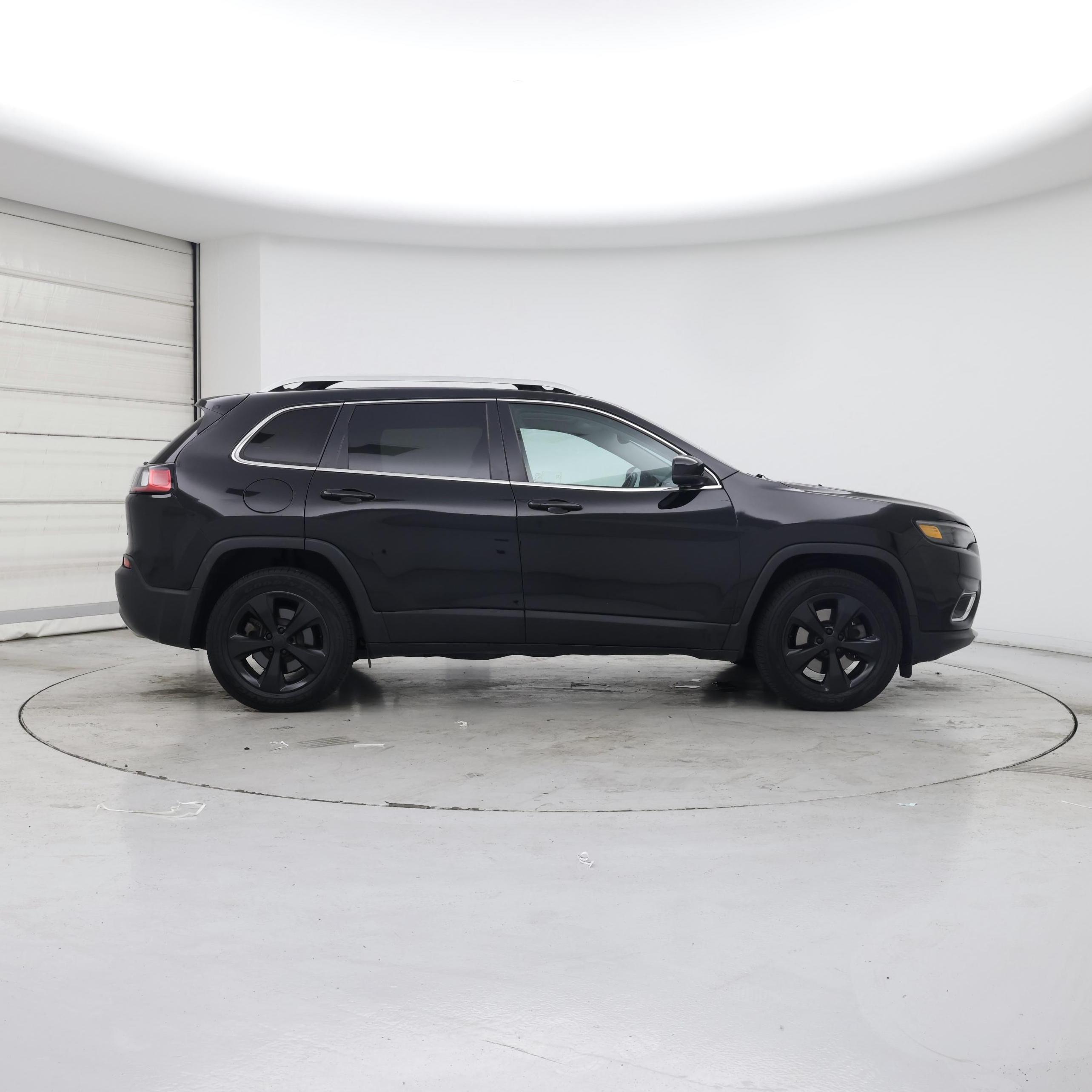 Thumbnail: 2019 Jeep Cherokee - 7