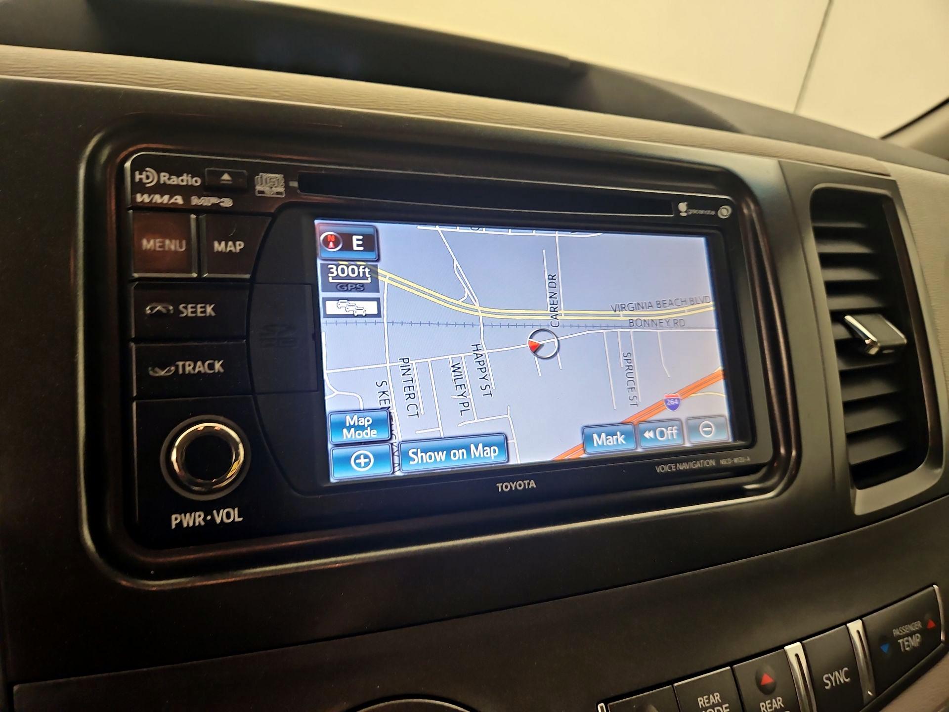 Thumbnail: 2014 Toyota Sienna - 14