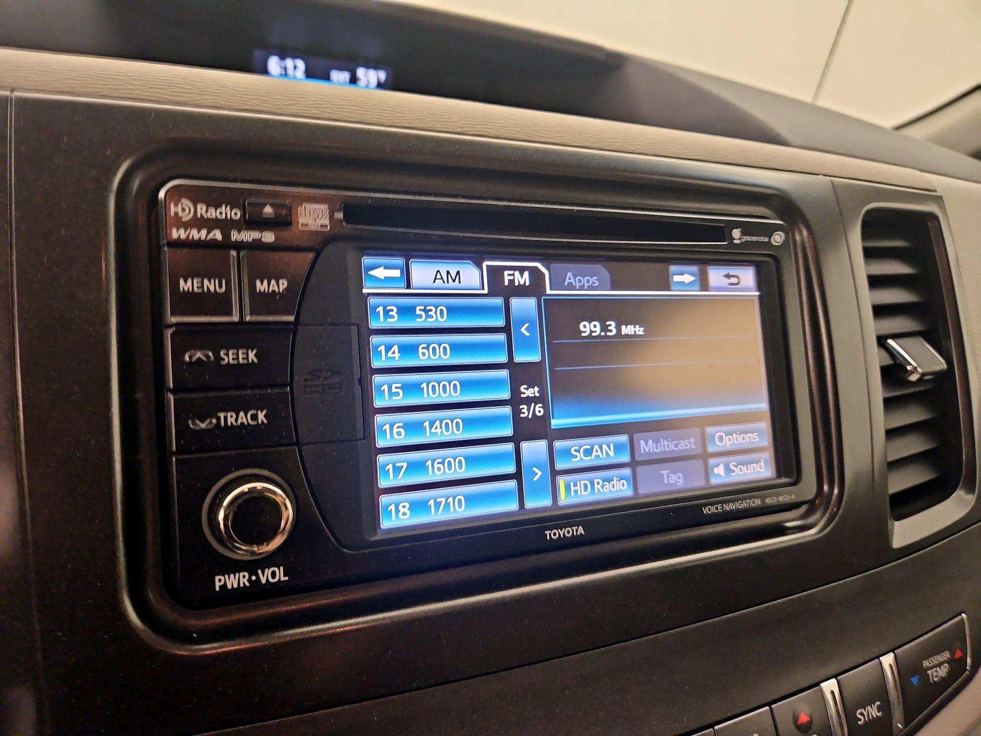 Thumbnail: 2014 Toyota Sienna - 16