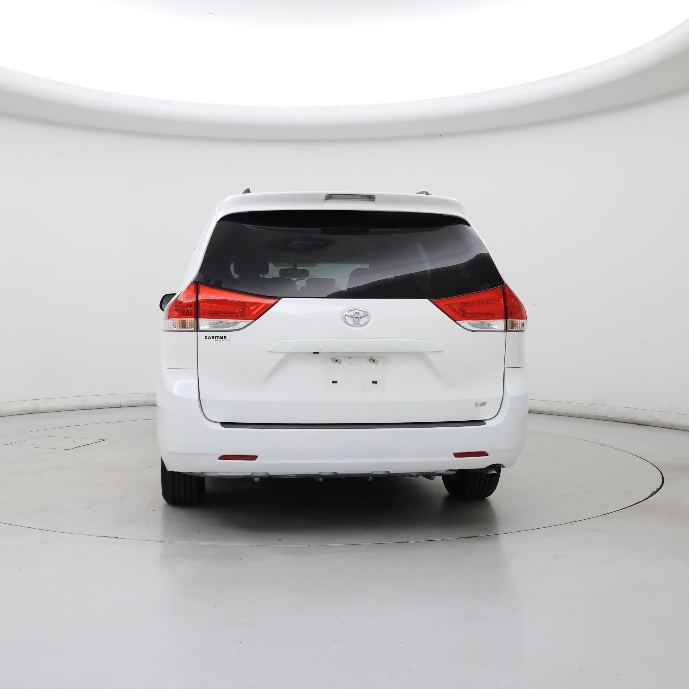 Thumbnail: 2014 Toyota Sienna - 6