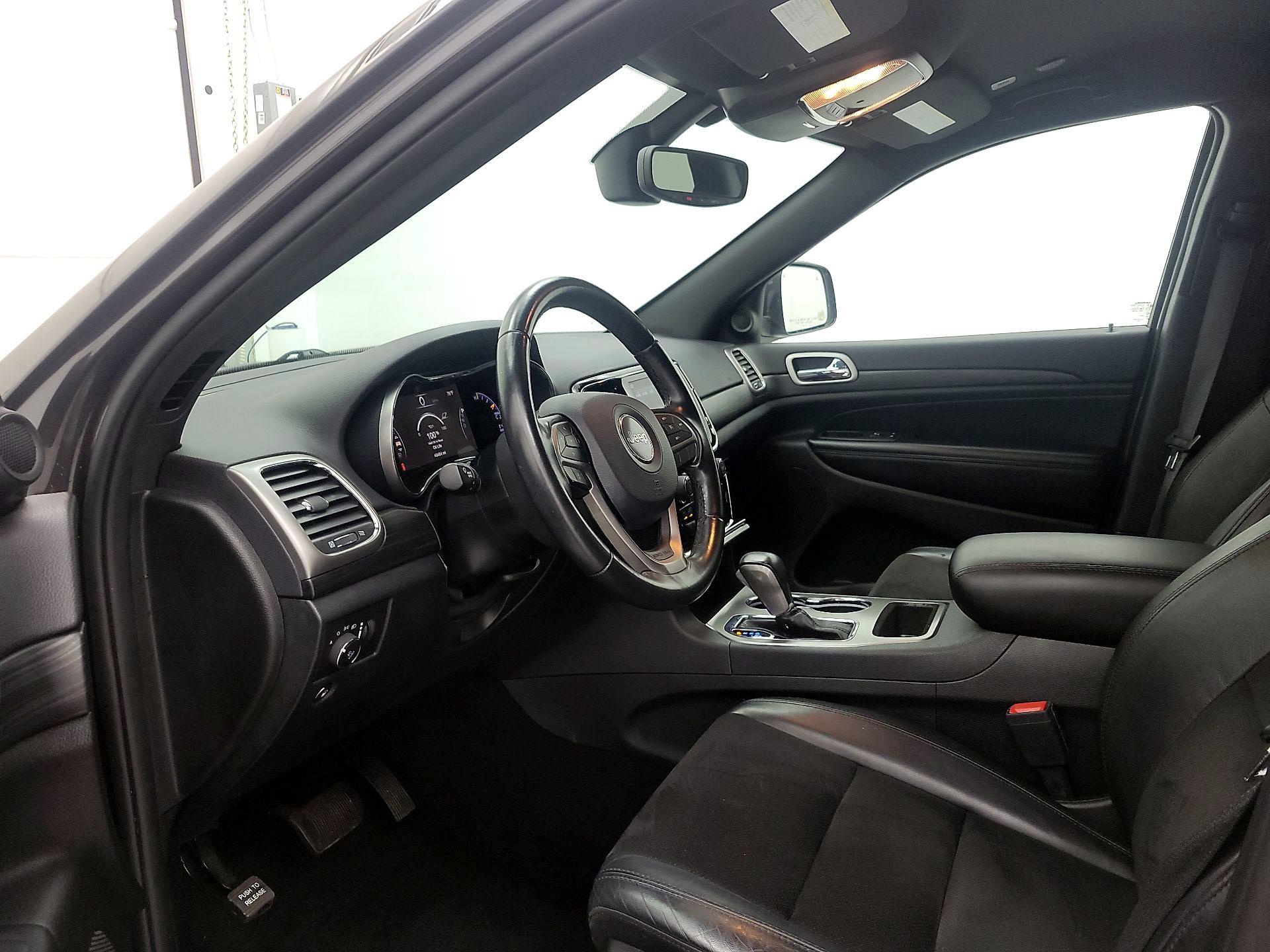 Thumbnail: 2020 Jeep Grand Cherokee - 11