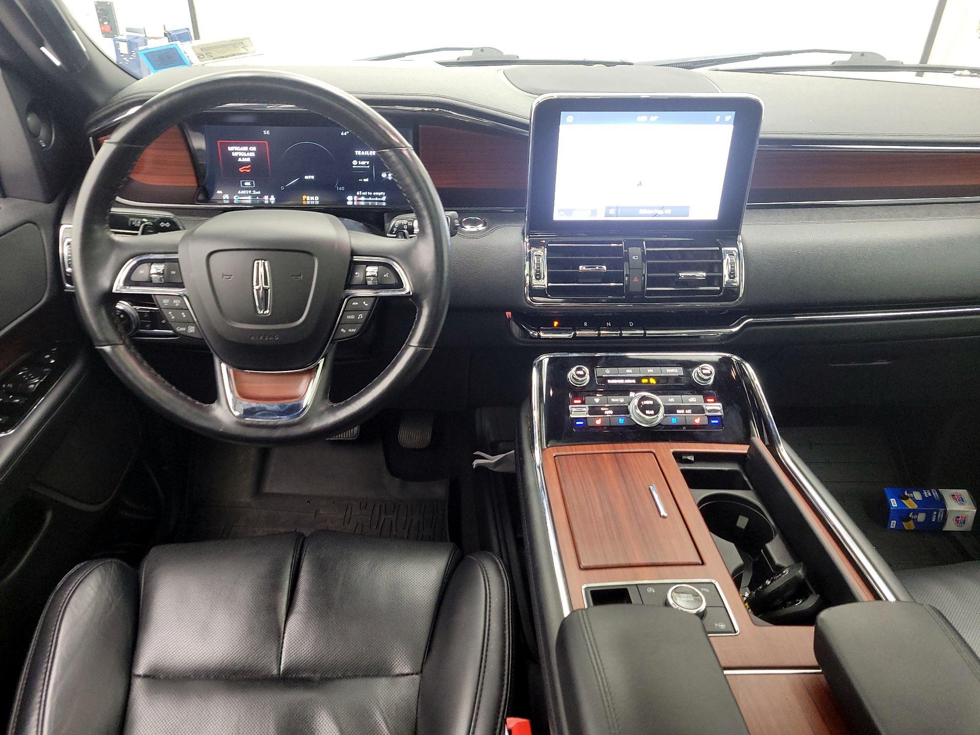 Thumbnail: 2021 Lincoln Navigator - 9