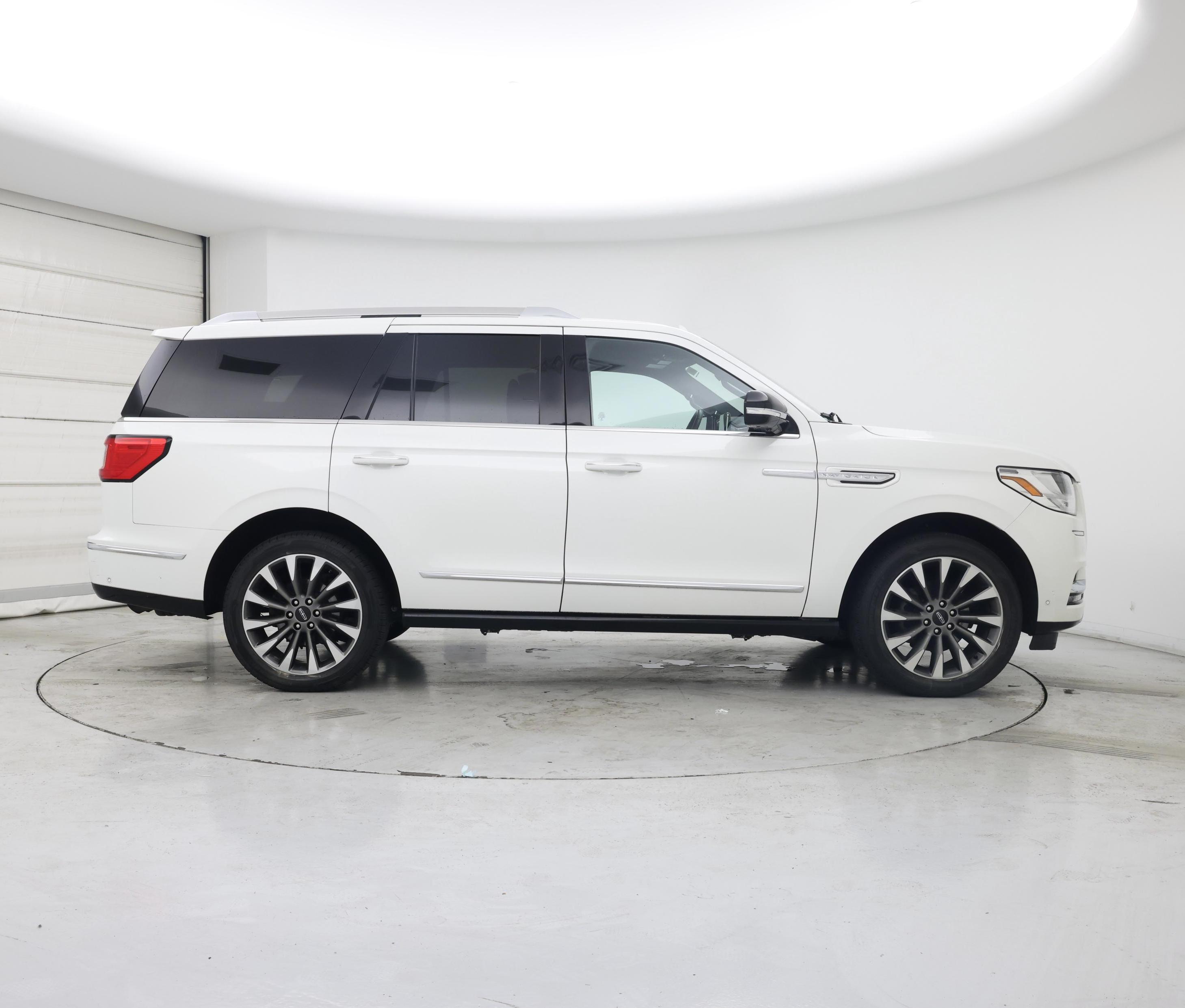 Thumbnail: 2021 Lincoln Navigator - 7