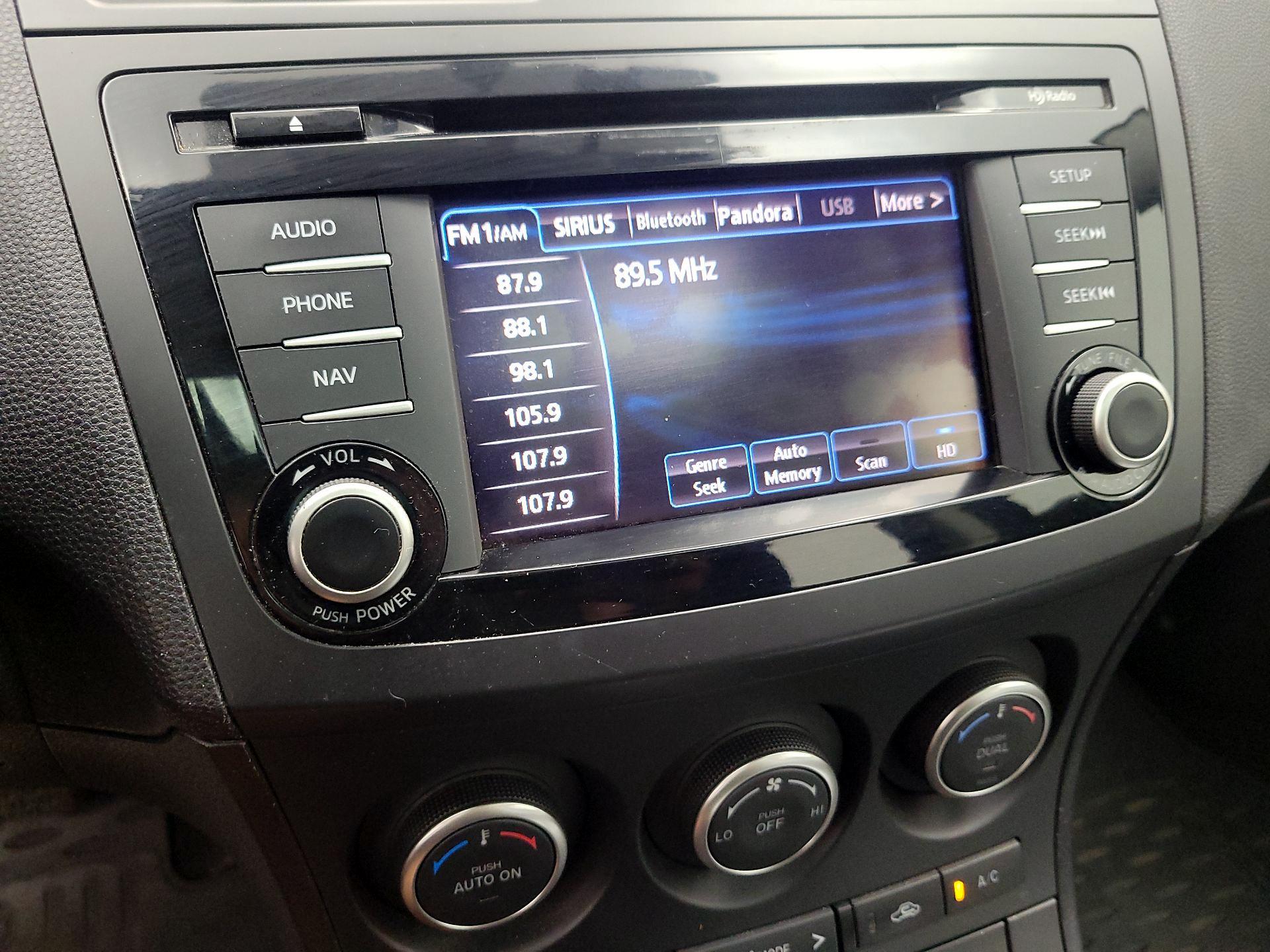 Thumbnail: 2013 Mazda Mazda3 - 14