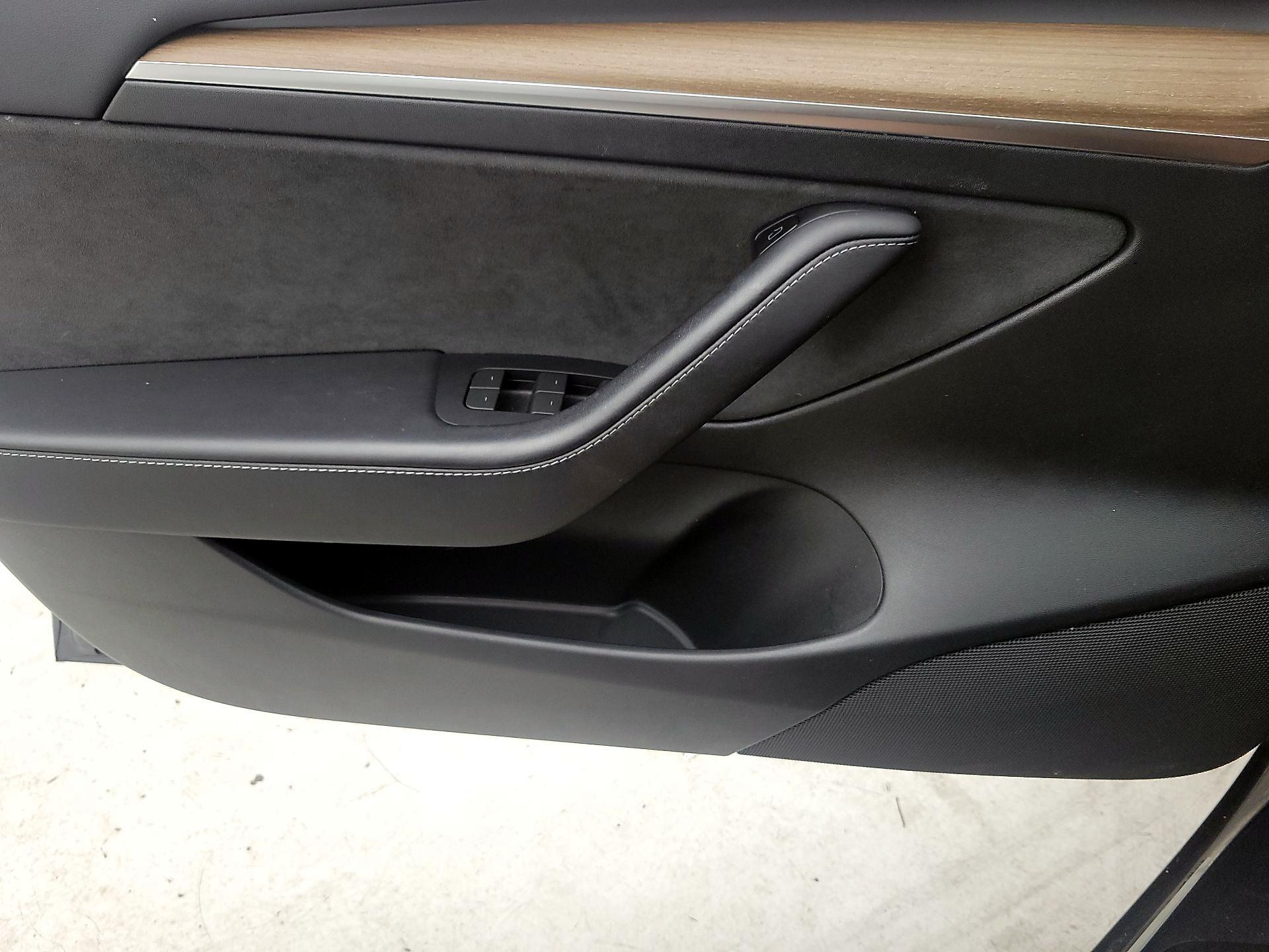 Thumbnail: 2023 Tesla Model 3 - 12