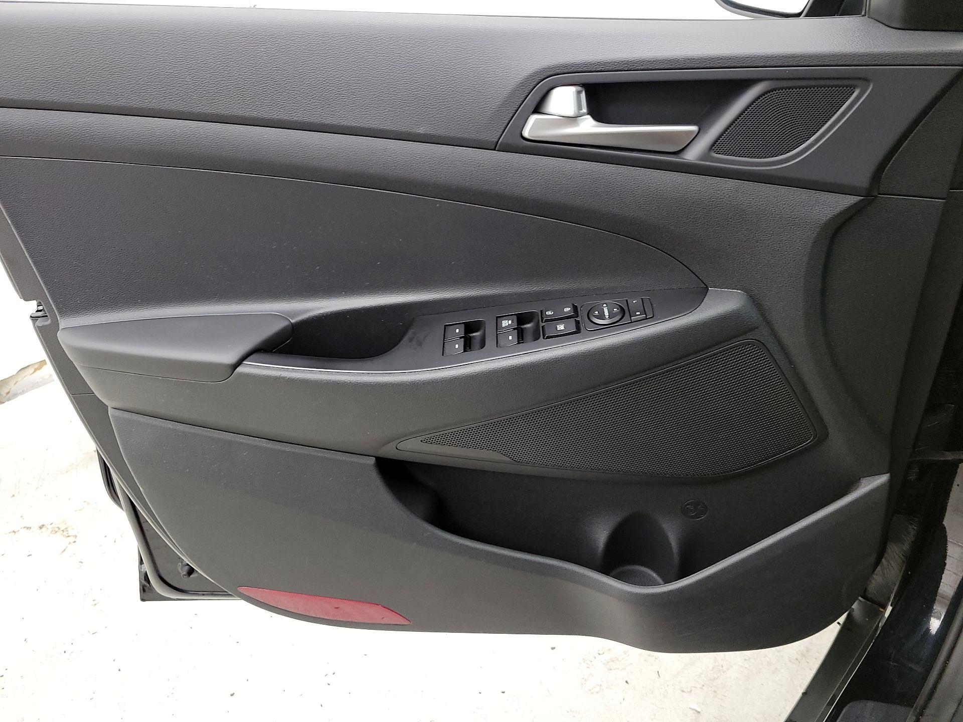 Thumbnail: 2019 Hyundai Tucson - 12