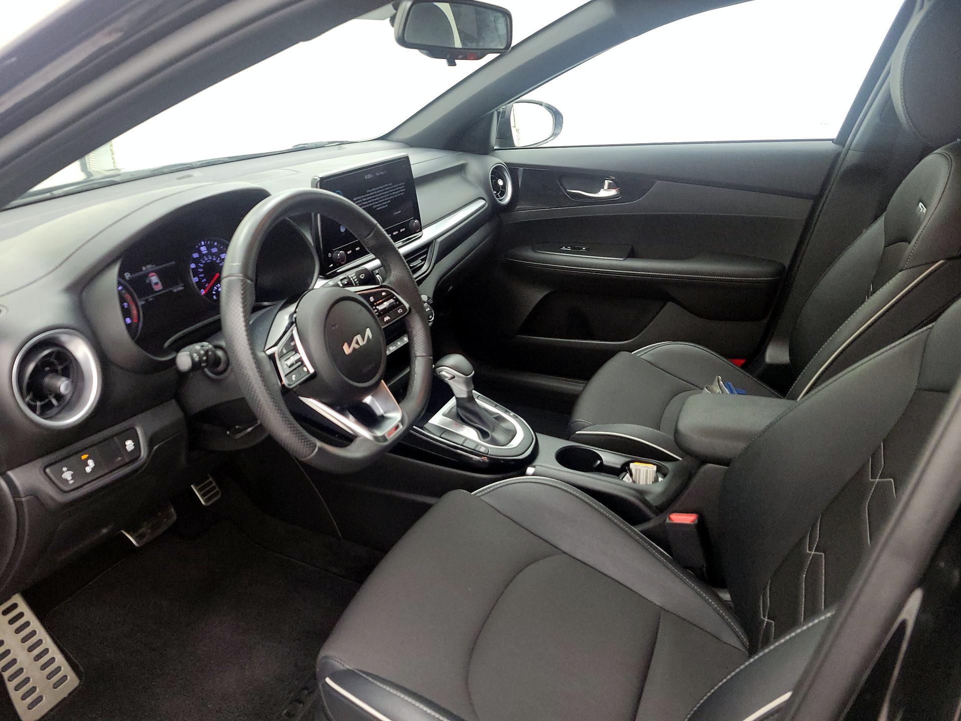 Thumbnail: 2023 Kia Forte - 11