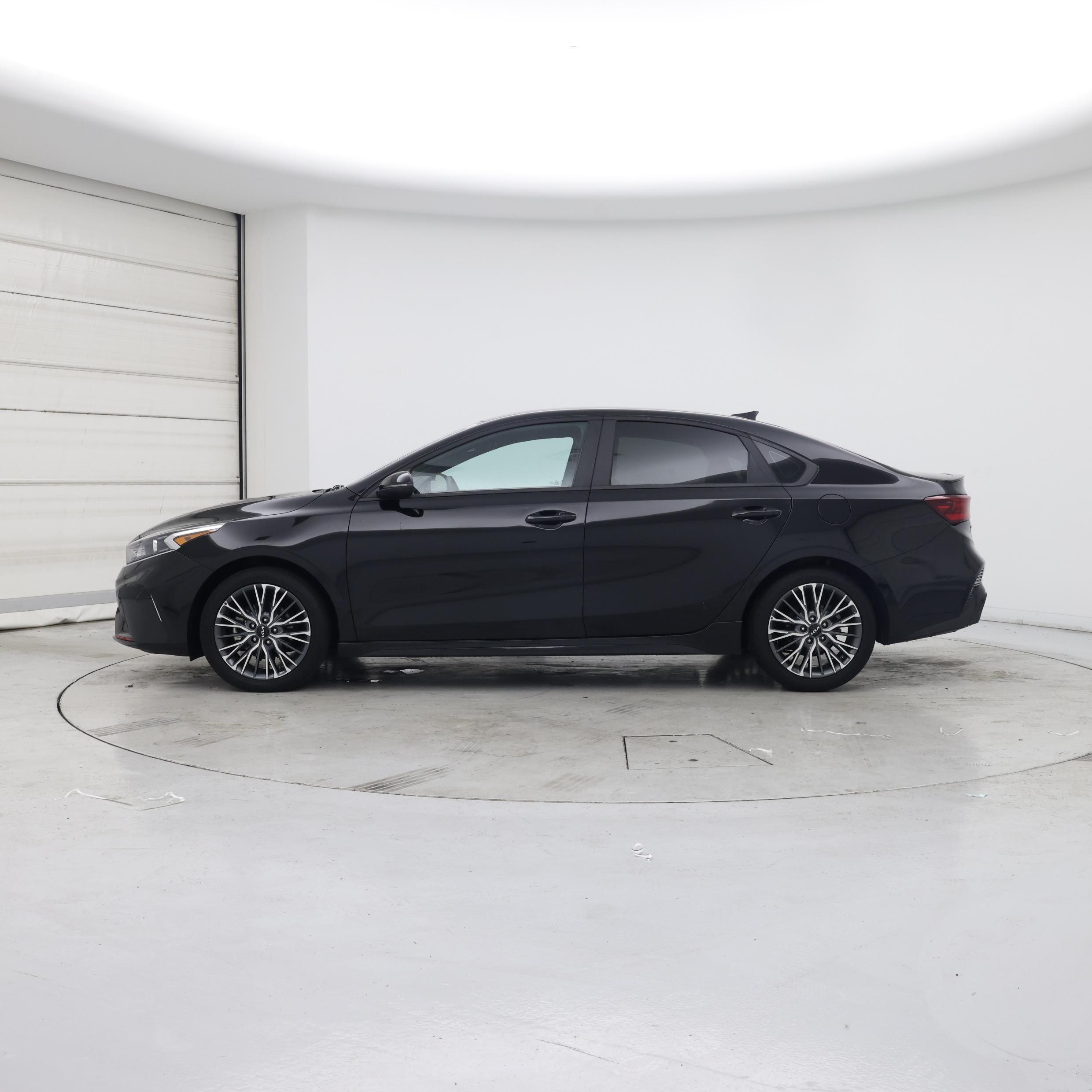 Thumbnail: 2023 Kia Forte - 3