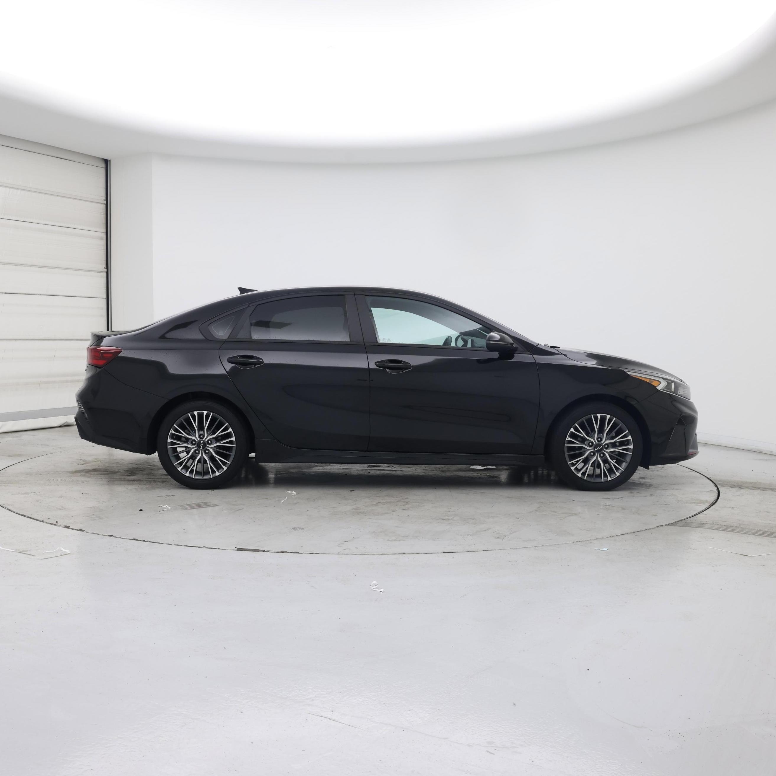 Thumbnail: 2023 Kia Forte - 7