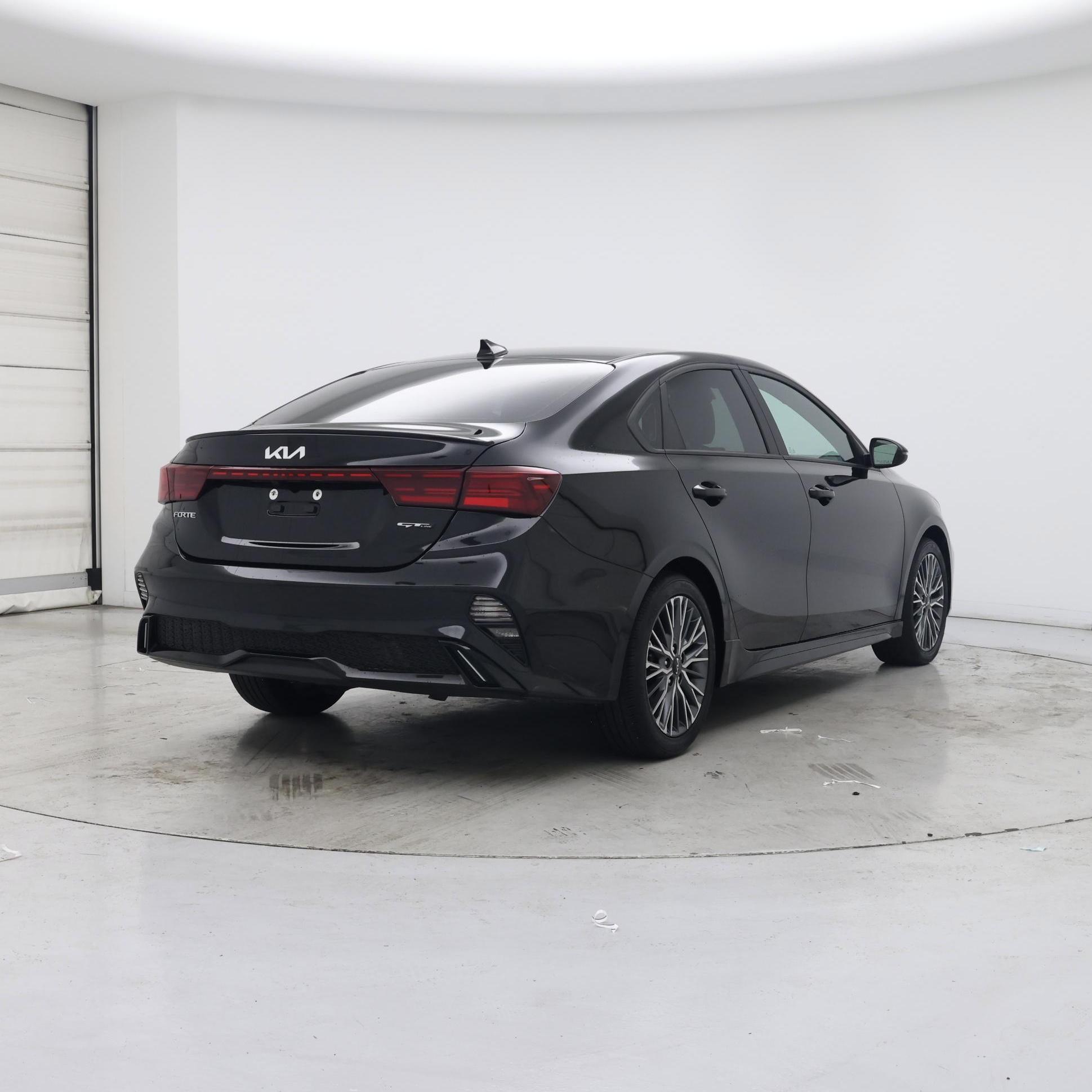 Thumbnail: 2023 Kia Forte - 8