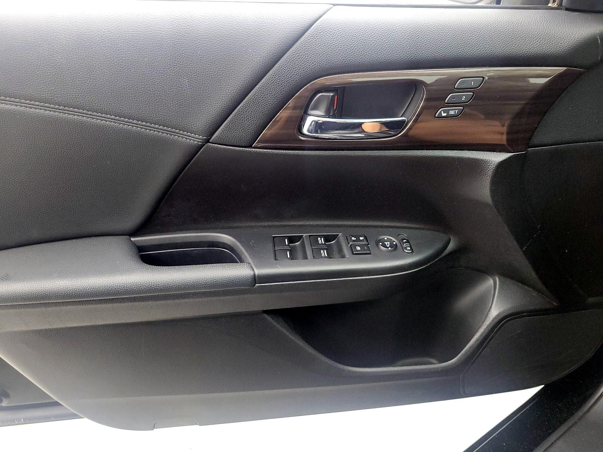 Thumbnail: 2016 Honda Accord - 12