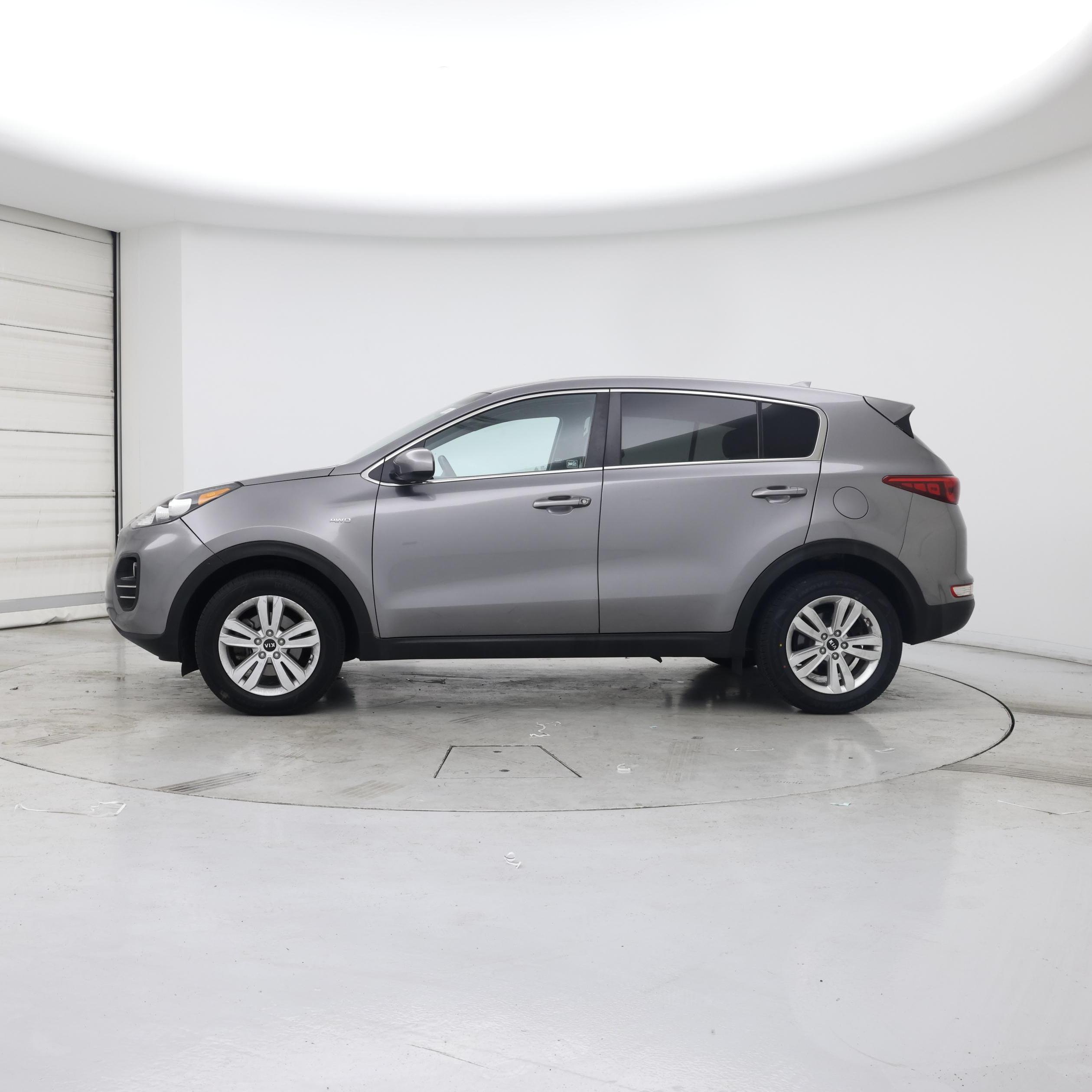 Thumbnail: 2018 Kia Sportage - 3