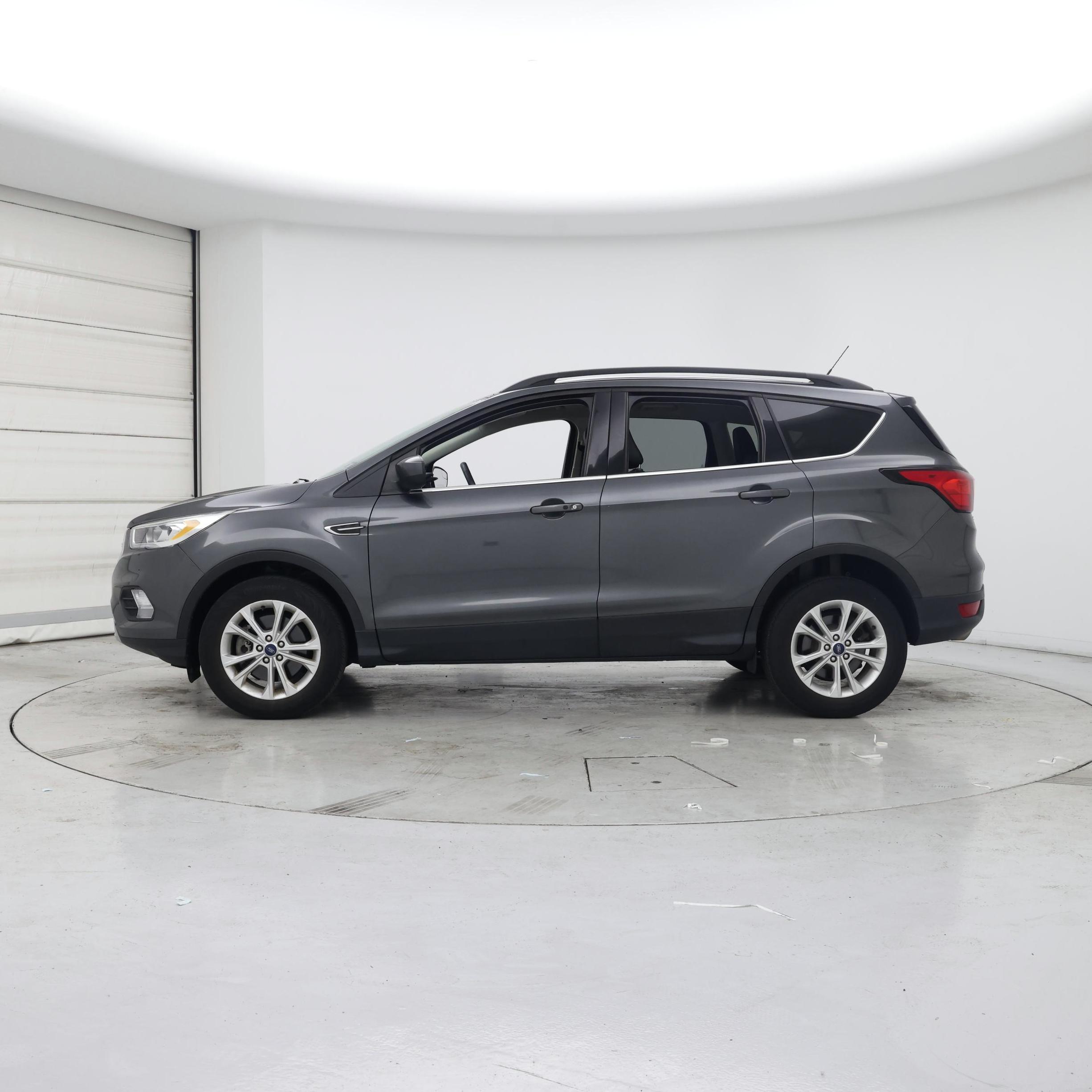 Thumbnail: 2019 Ford Escape - 3