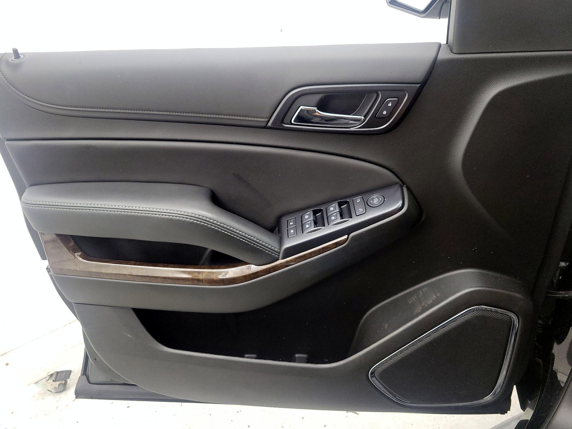 Thumbnail: 2019 Chevrolet Tahoe - 12