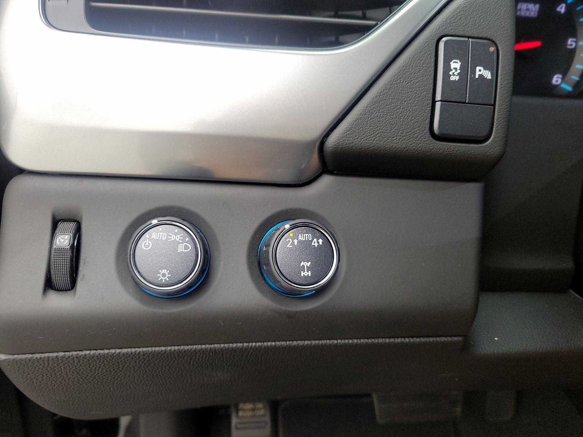 Thumbnail: 2019 Chevrolet Tahoe - 13