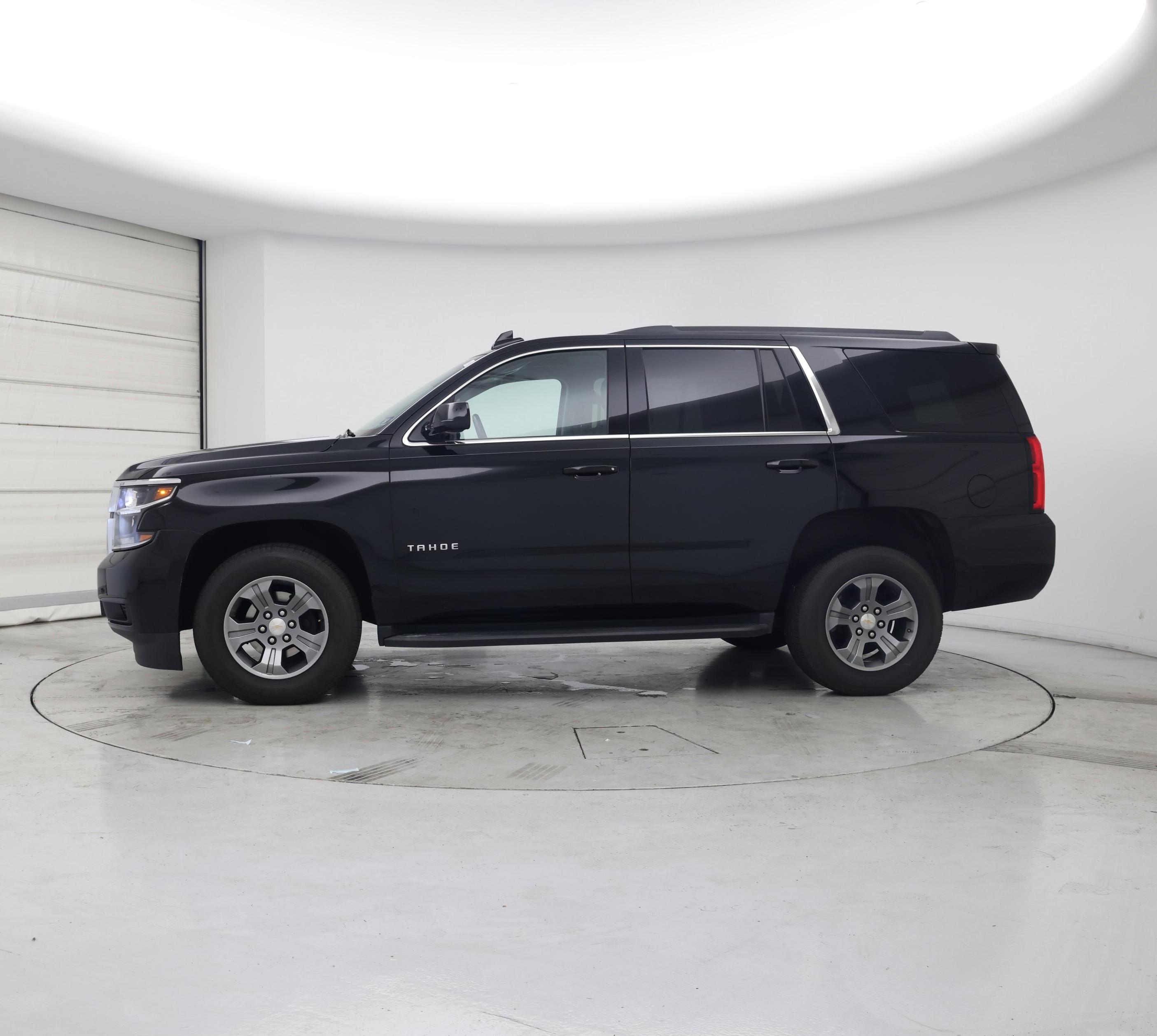 Thumbnail: 2019 Chevrolet Tahoe - 3