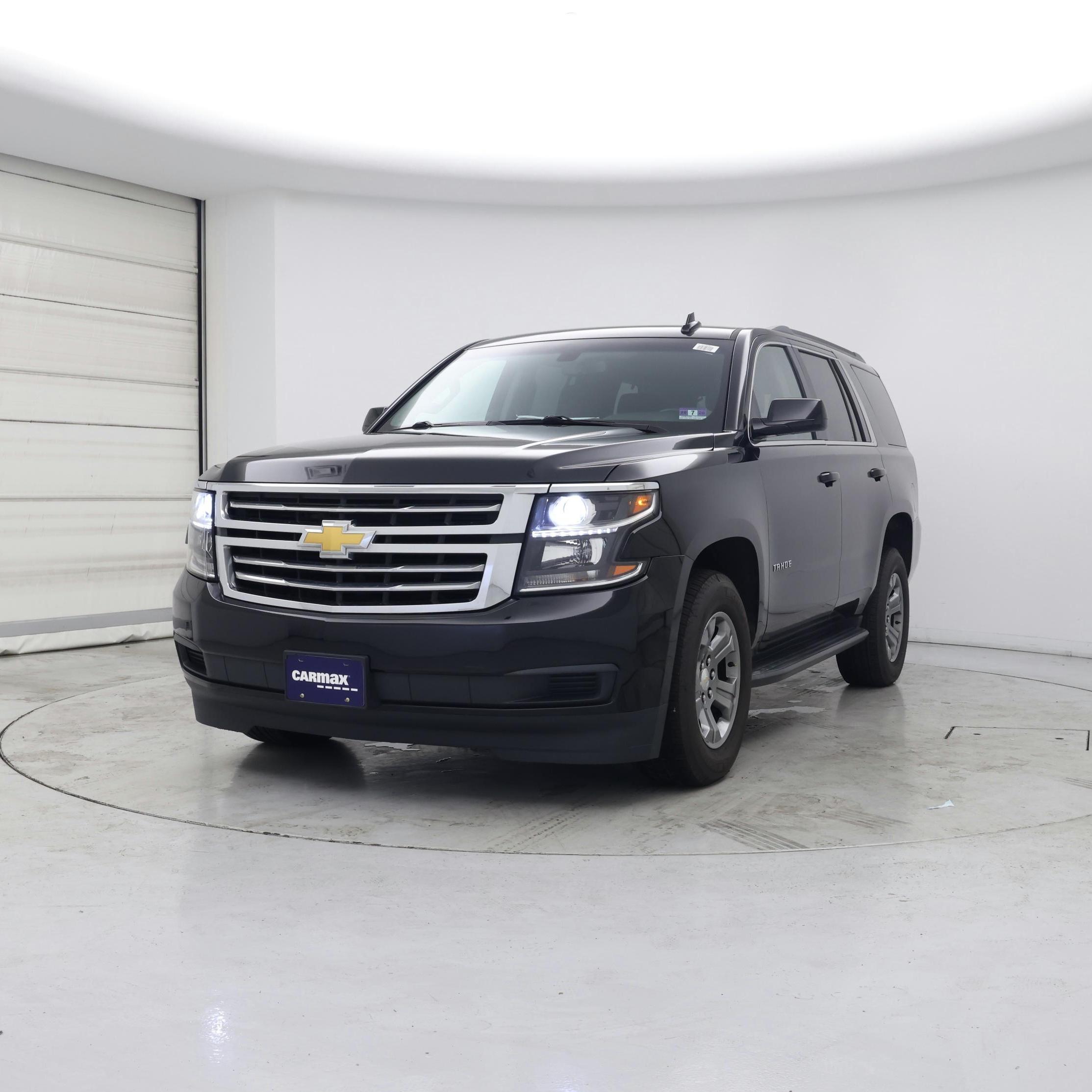 Thumbnail: 2019 Chevrolet Tahoe - 4