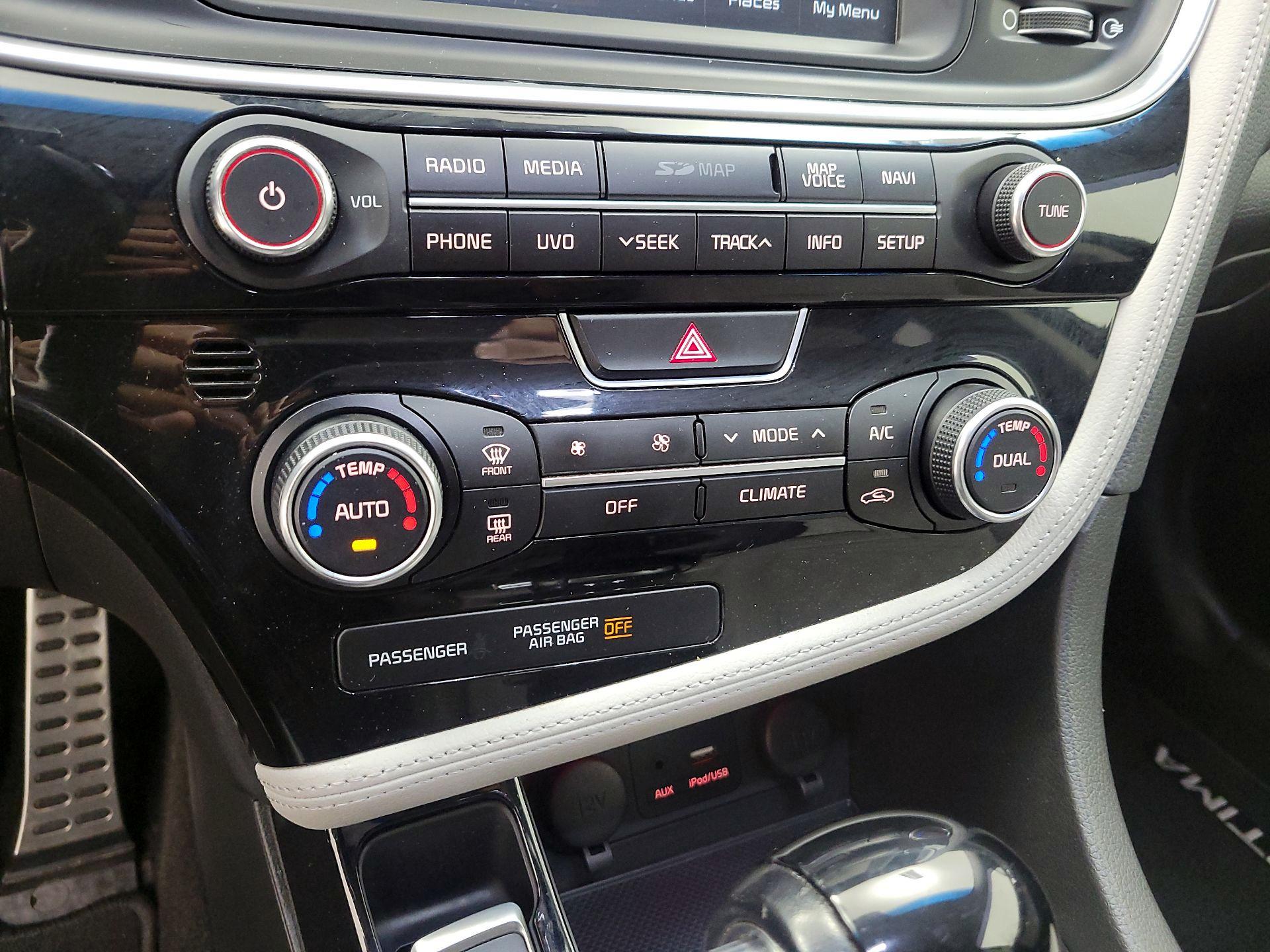 Thumbnail: 2015 Kia Optima - 16