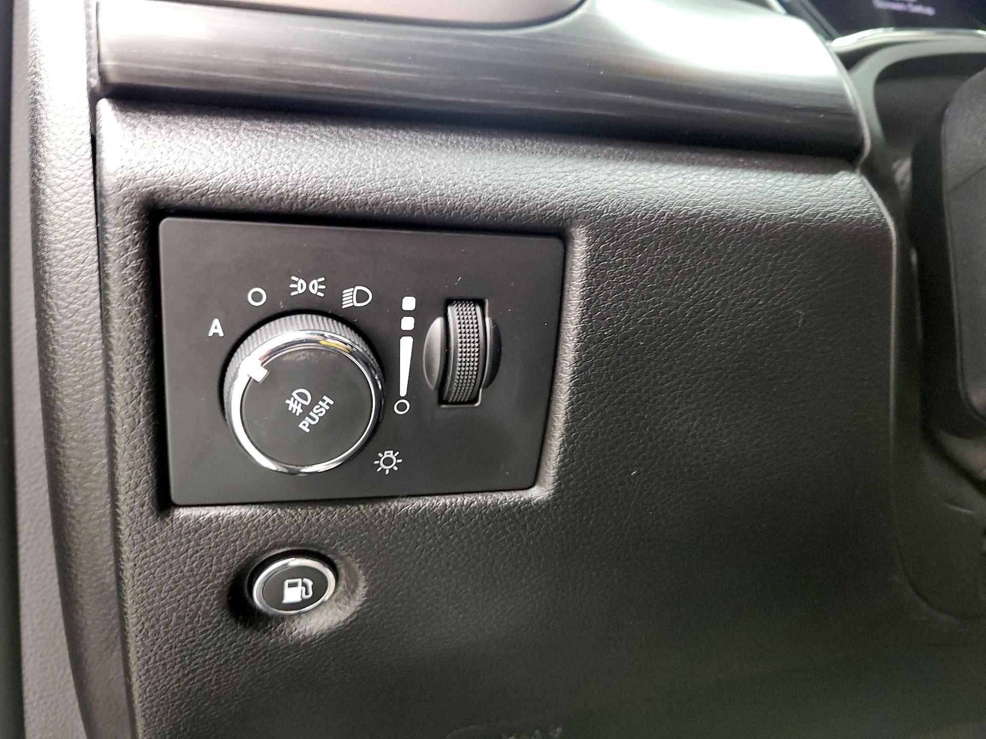 Thumbnail: 2019 Jeep Grand Cherokee - 13