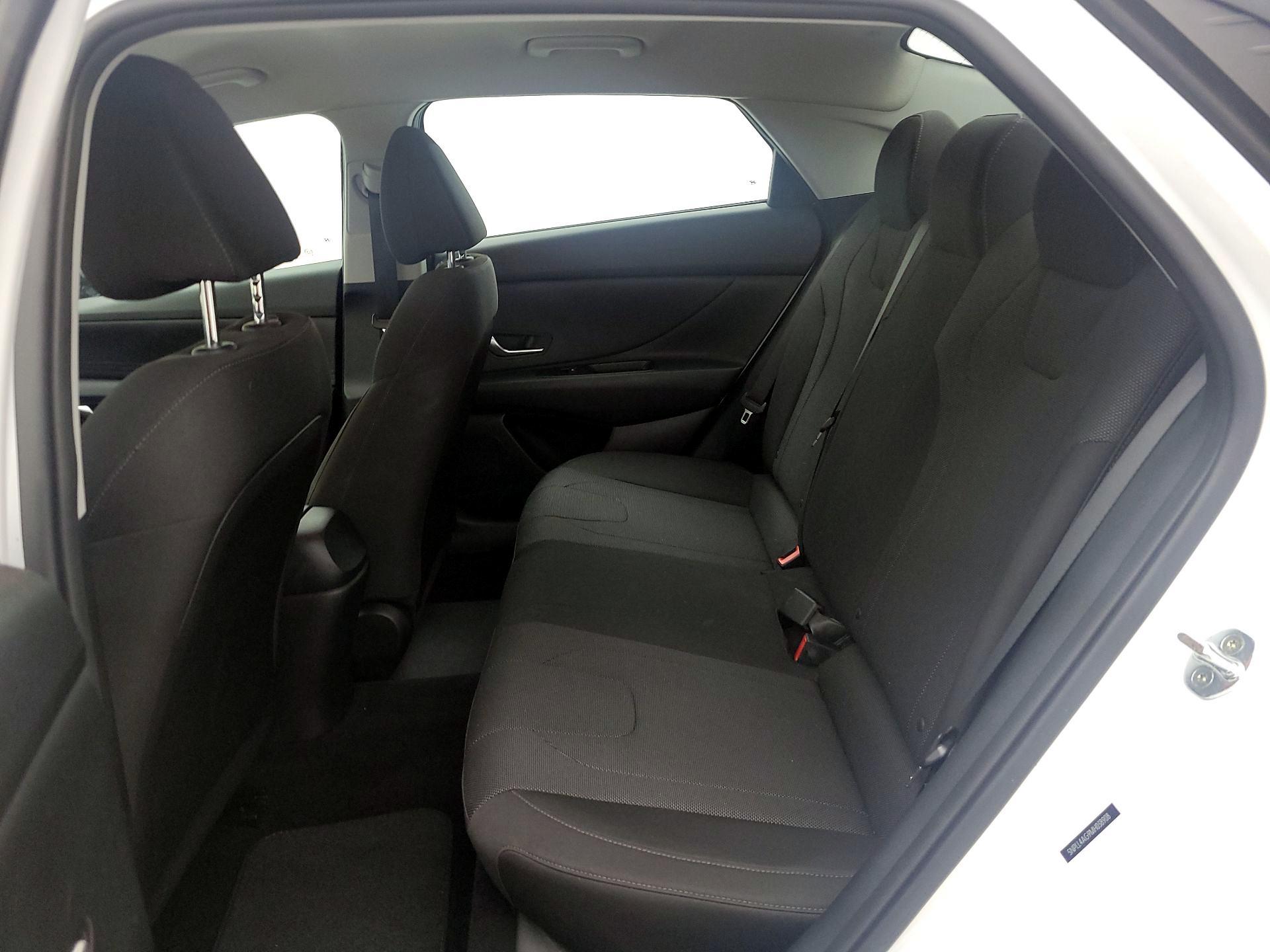Thumbnail: 2021 Hyundai Elantra - 18