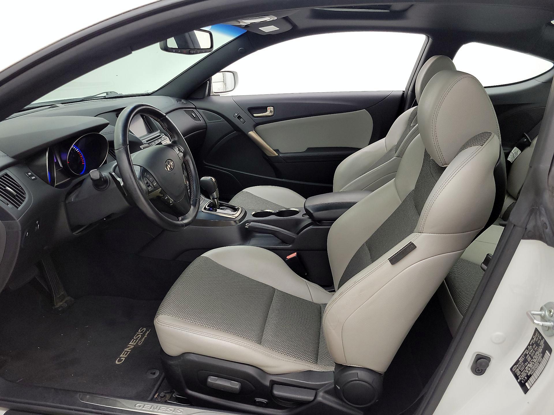 Thumbnail: 2013 Hyundai Genesis - 11