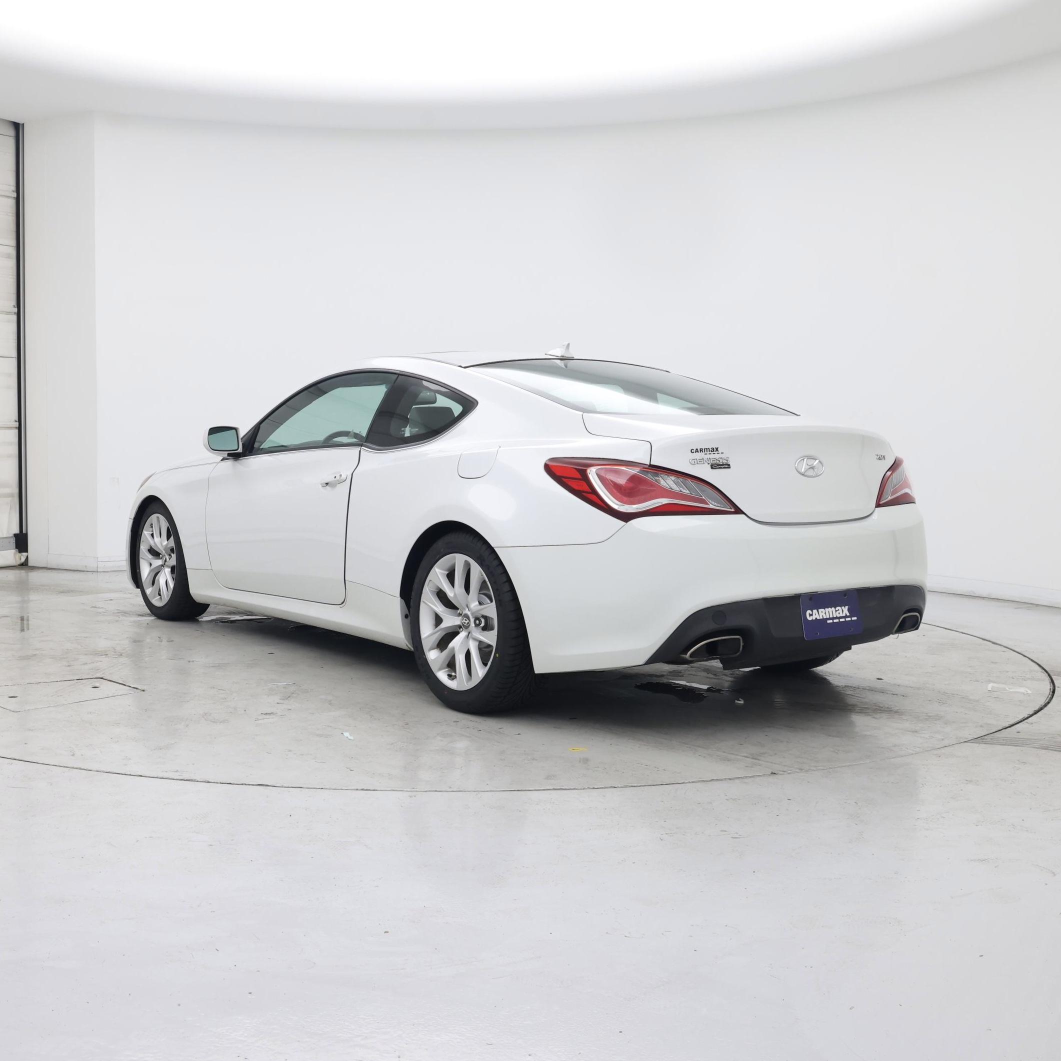 Thumbnail: 2013 Hyundai Genesis - 2