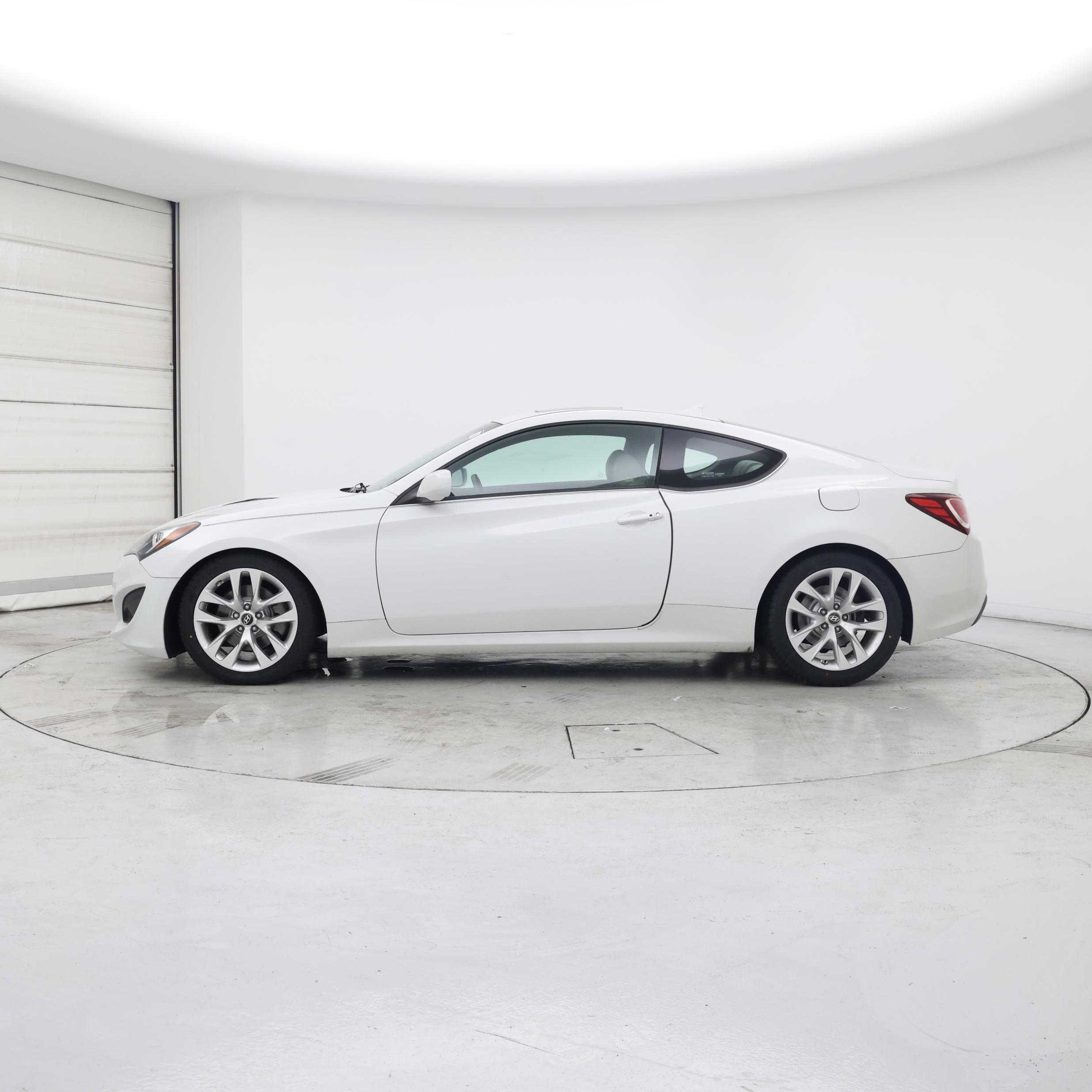 Thumbnail: 2013 Hyundai Genesis - 3