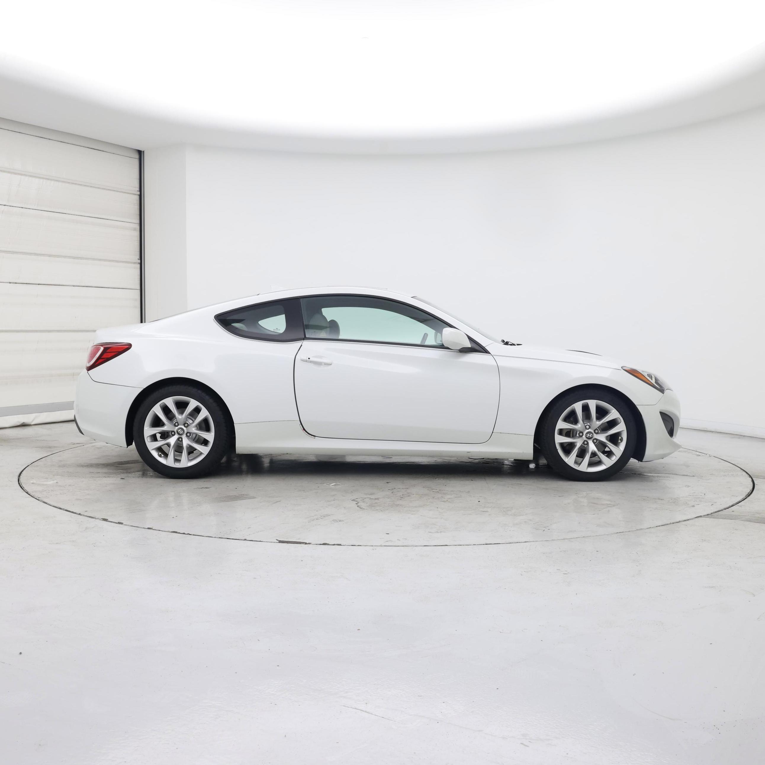 Thumbnail: 2013 Hyundai Genesis - 7