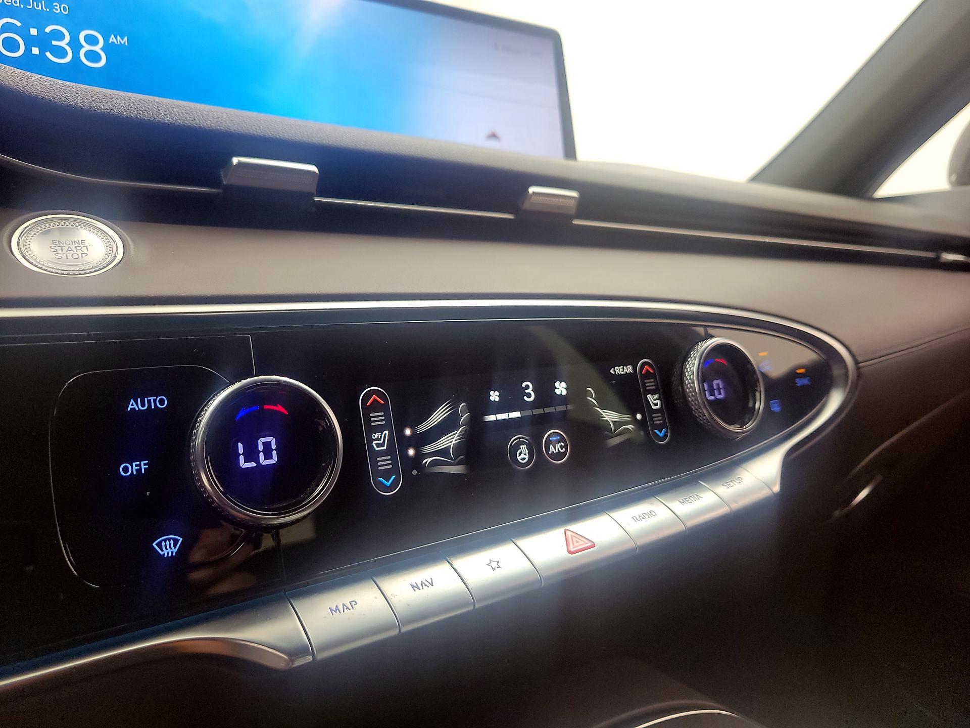 Thumbnail: 2023 Genesis GV70 - 15