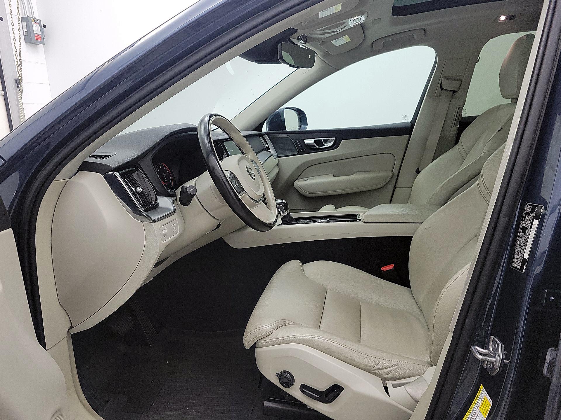 Thumbnail: 2019 Volvo XC60 - 11