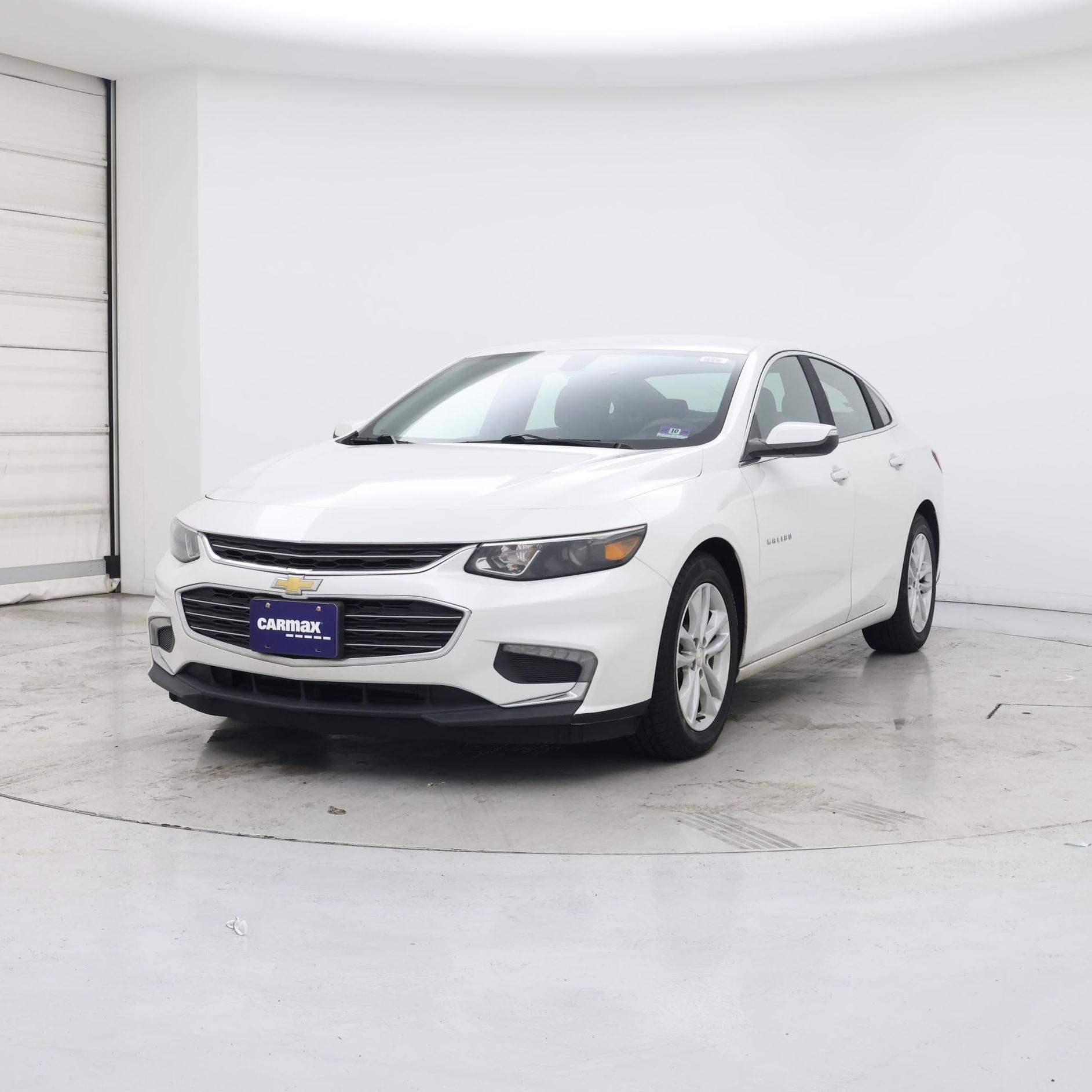 Thumbnail: 2017 Chevrolet Malibu - 4