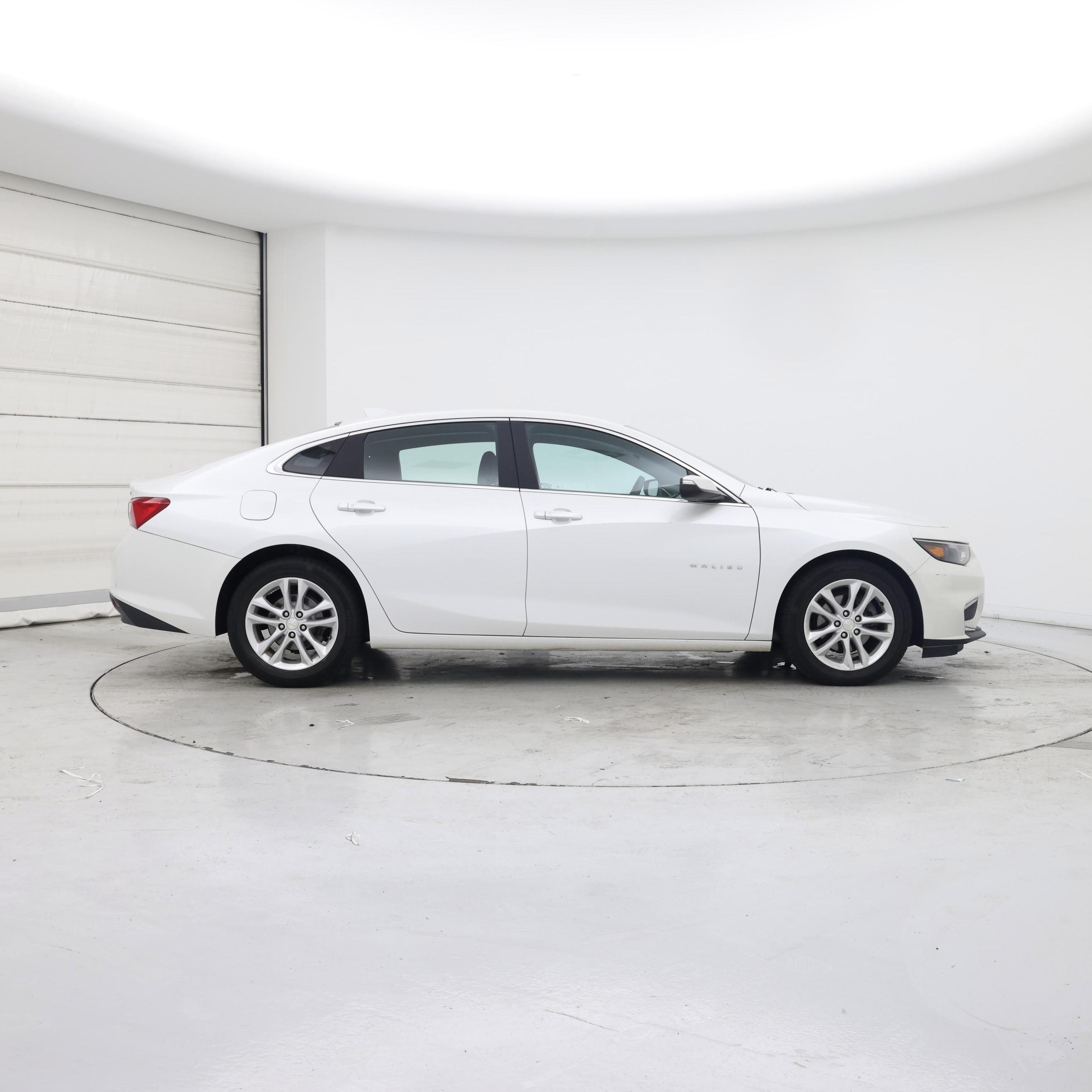 Thumbnail: 2017 Chevrolet Malibu - 7