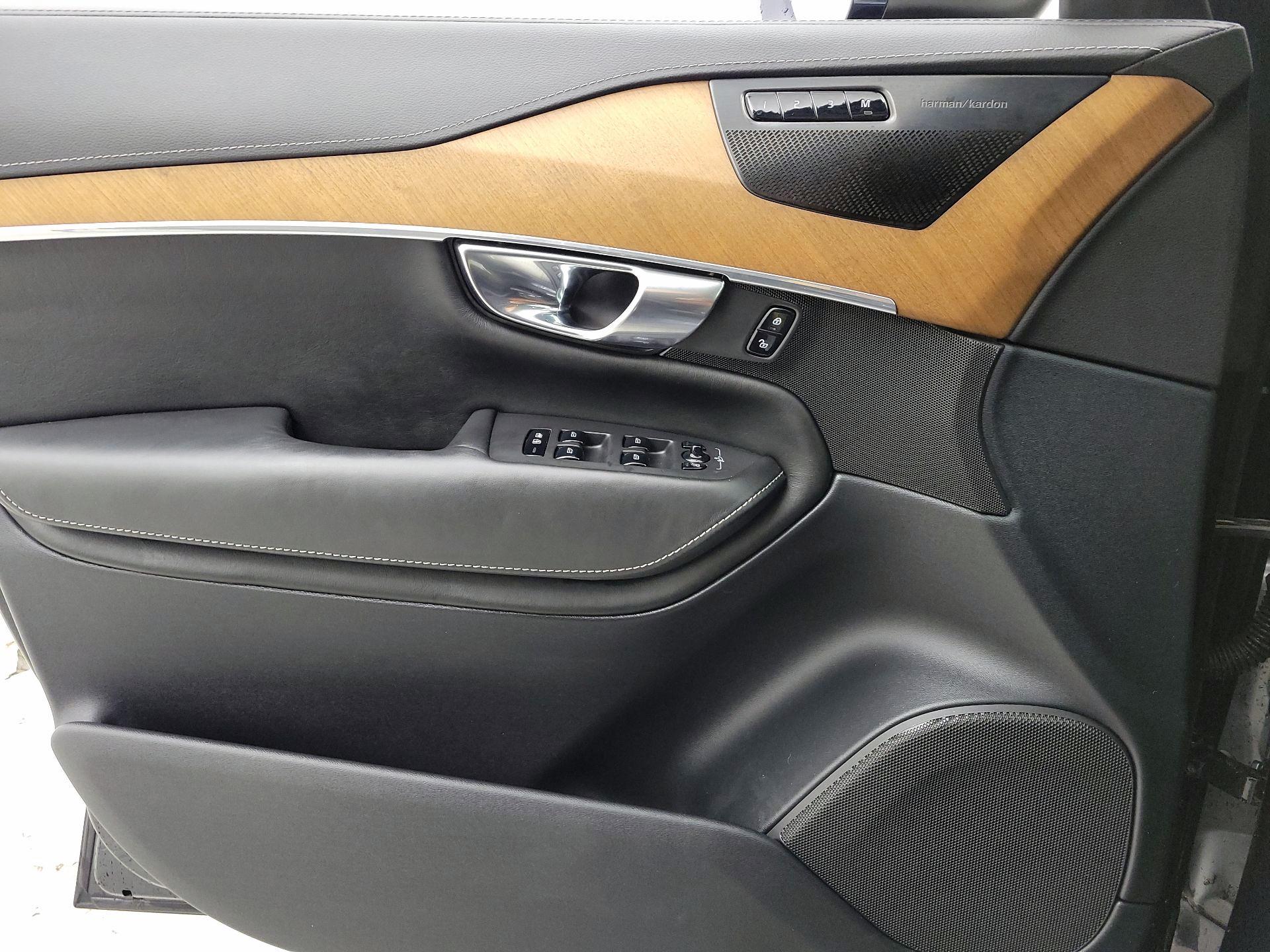 Thumbnail: 2019 Volvo XC90 - 12