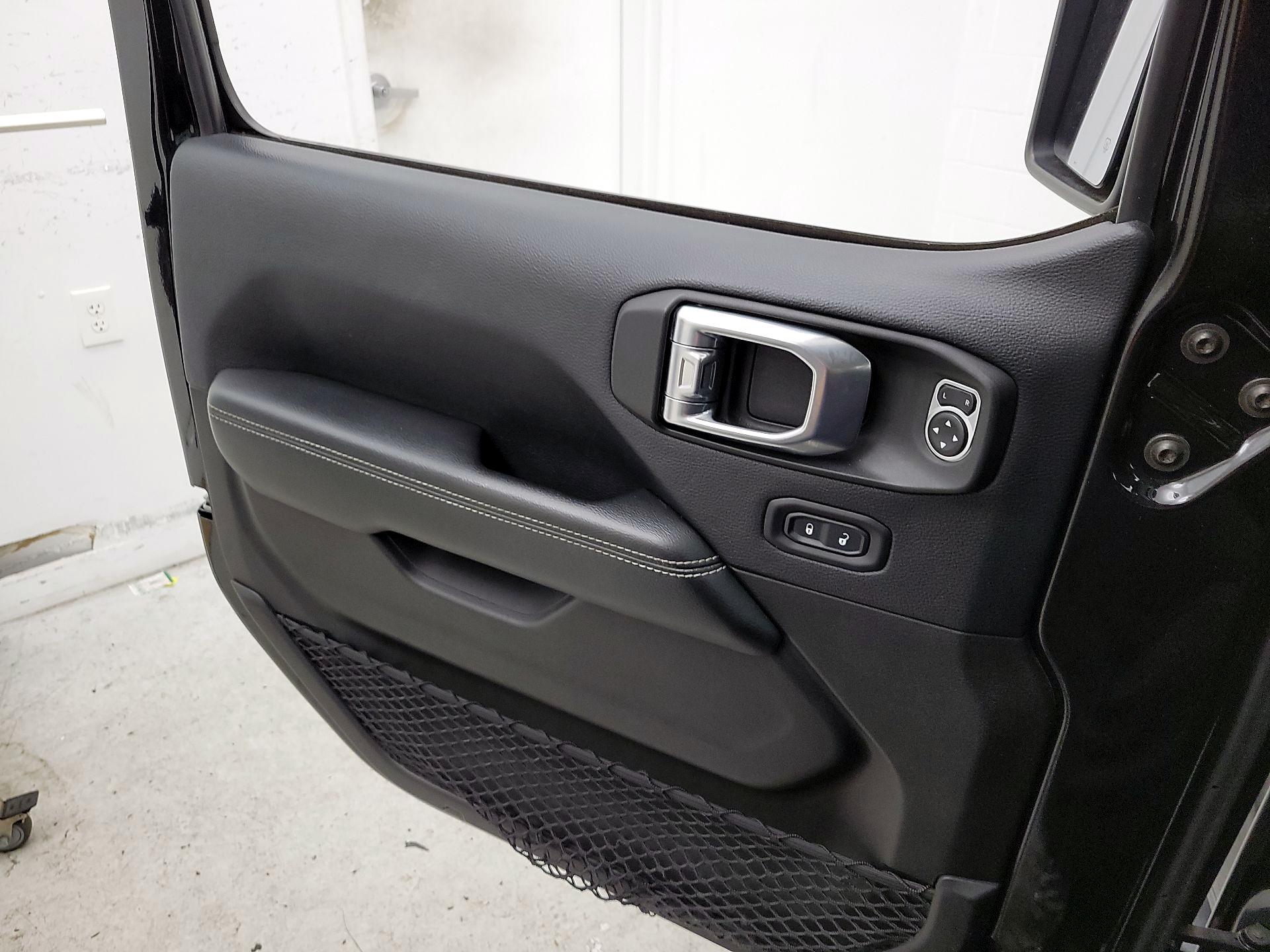 Thumbnail: 2018 Jeep Wrangler - 12