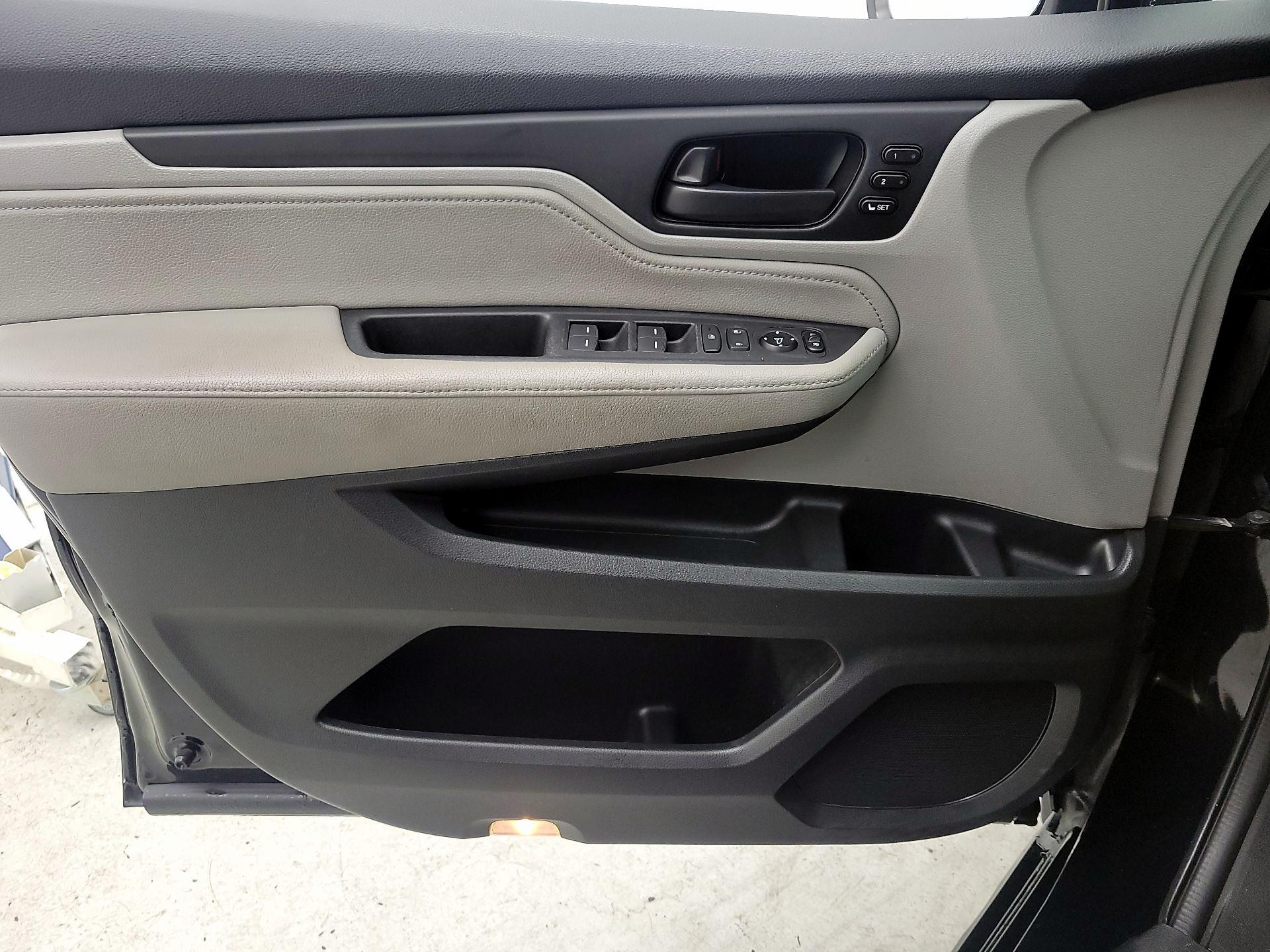 Thumbnail: 2018 Honda Odyssey - 12