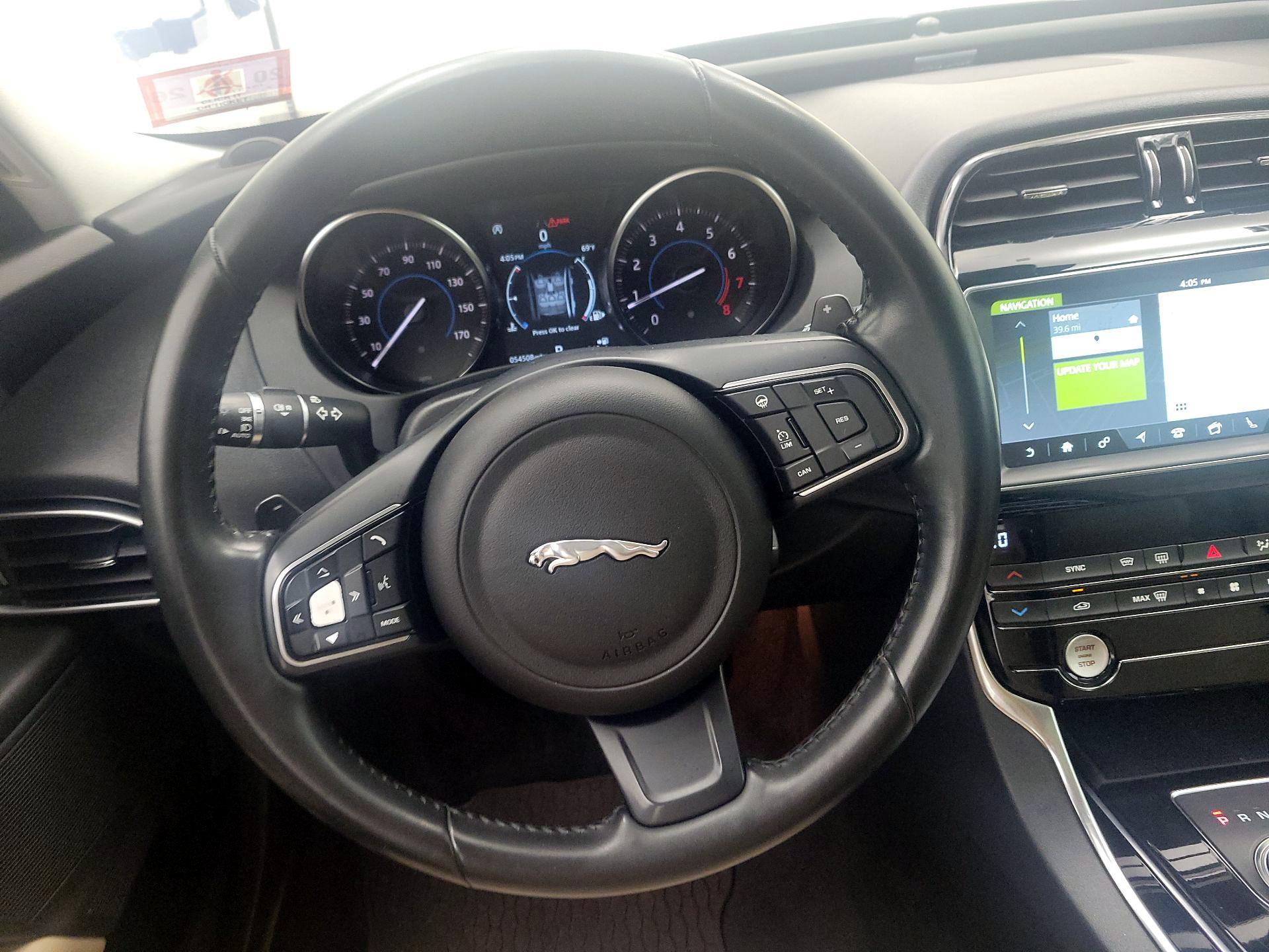 Thumbnail: 2019 Jaguar XE - 10