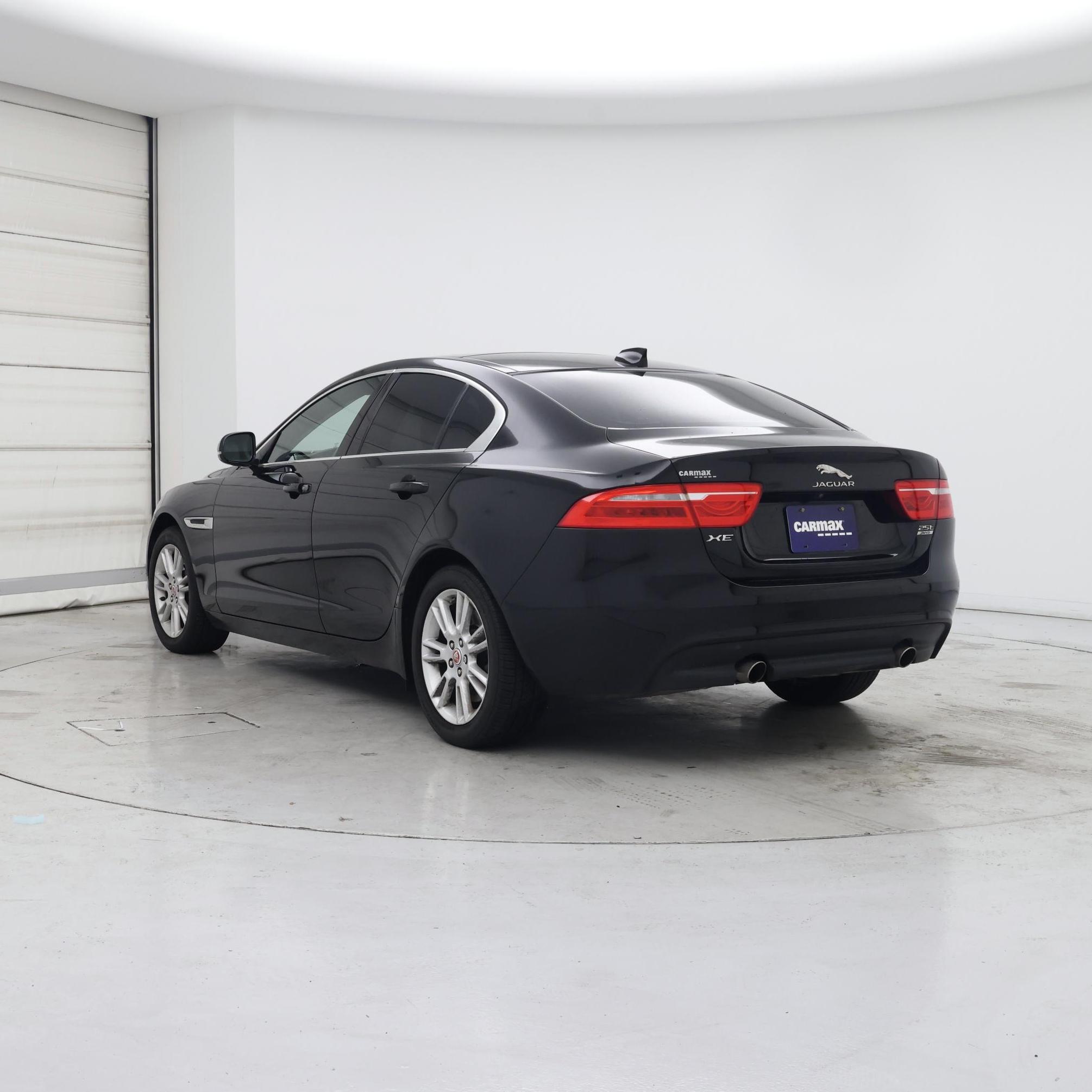 Thumbnail: 2019 Jaguar XE - 2